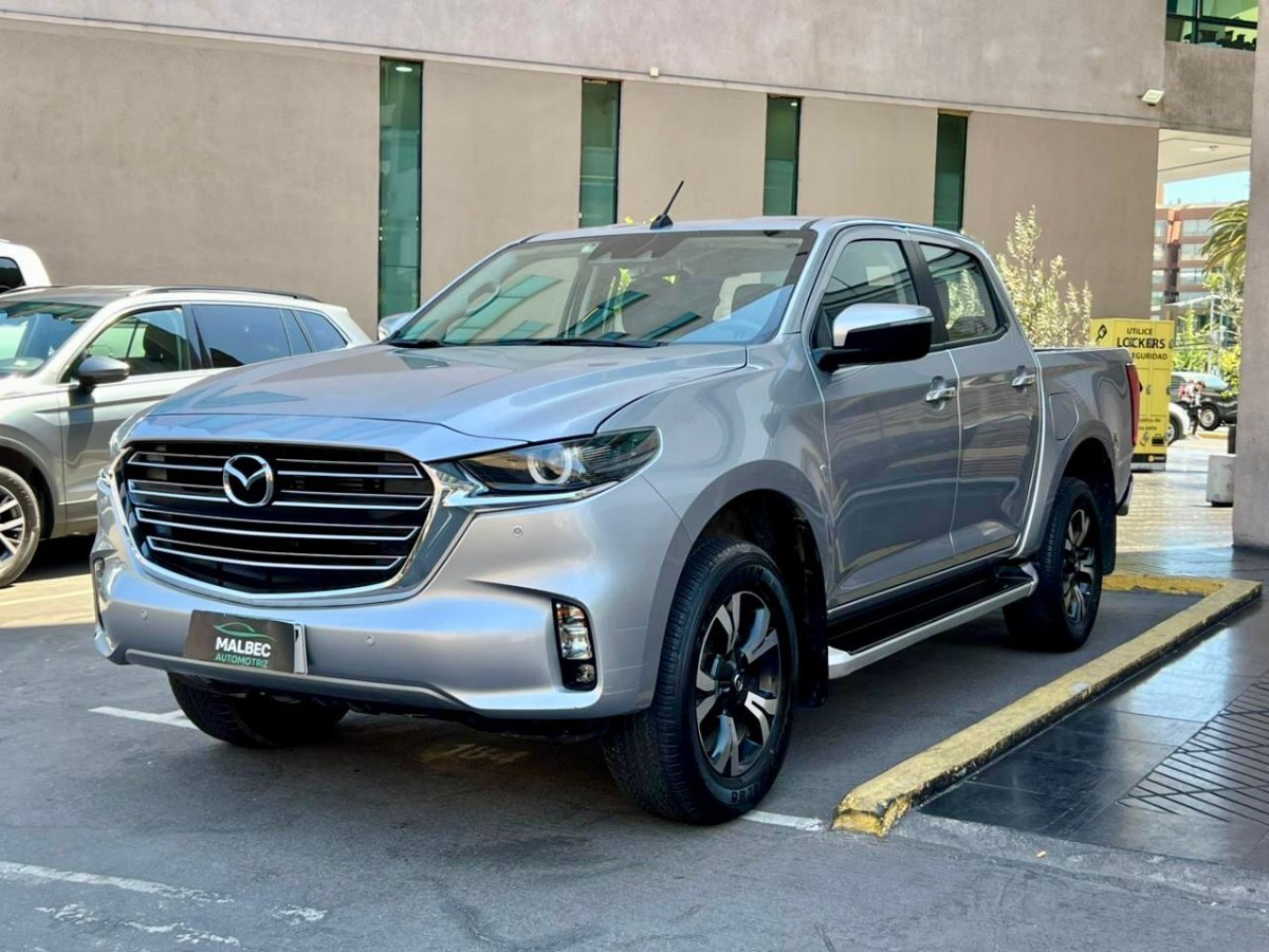 MAZDA BT-50 HIGH PLUS 3.0 4X4 AT 2023 ÚNICO DUEÑO FACTURABLE - FULL MOTOR
