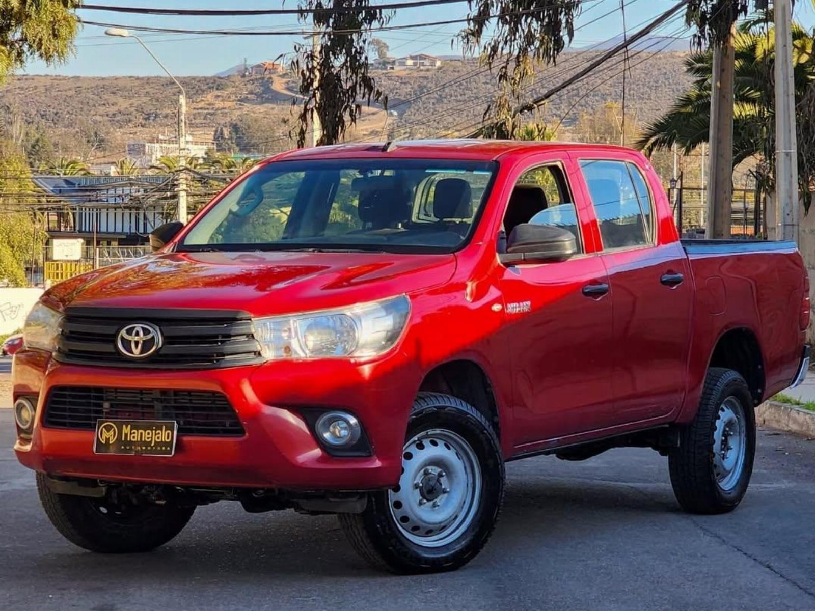 TOYOTA HILUX DX 4x4 2.4L 2022 