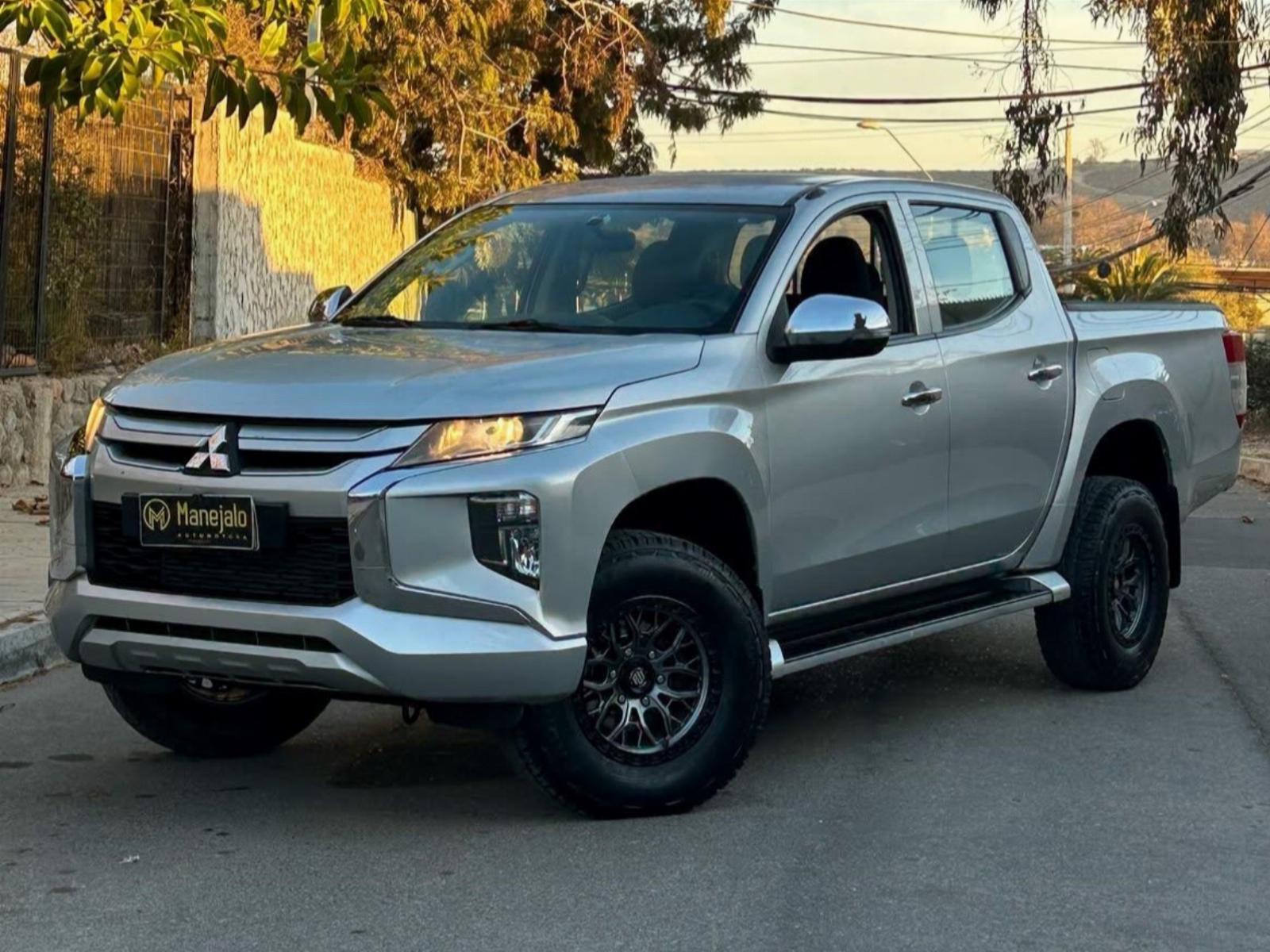 MITSUBISHI L200 KATANA 4X4 2022  - Manejalo Automotora