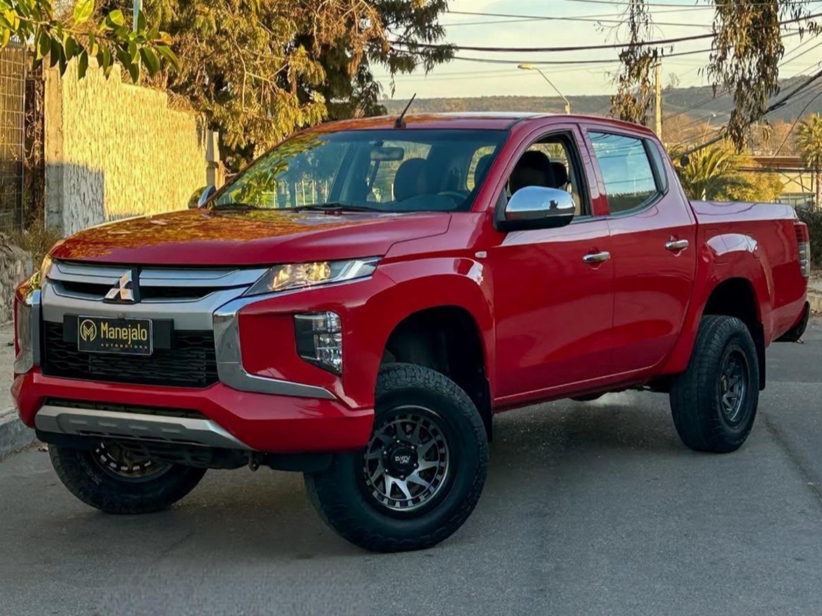 MITSUBISHI L200 KATANA 4X4 2024  - Manejalo Automotora