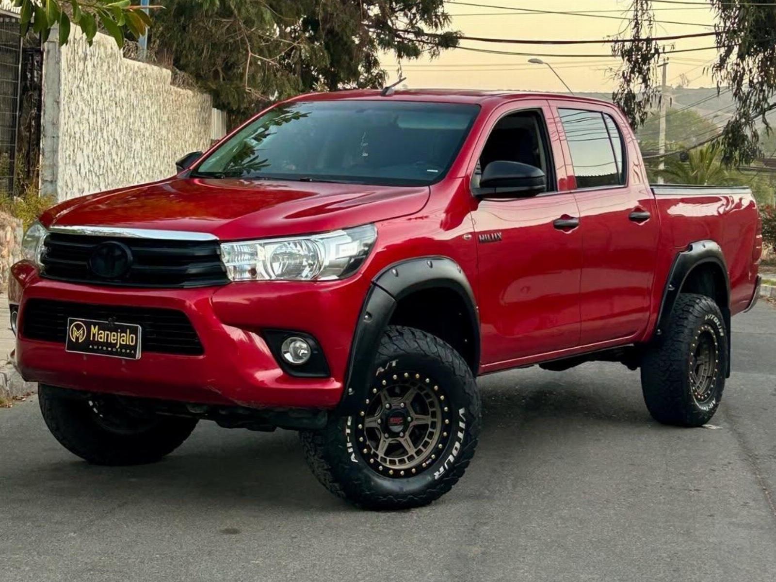 TOYOTA HILUX DX 4X4 2.4L 2022  - Manejalo Automotora