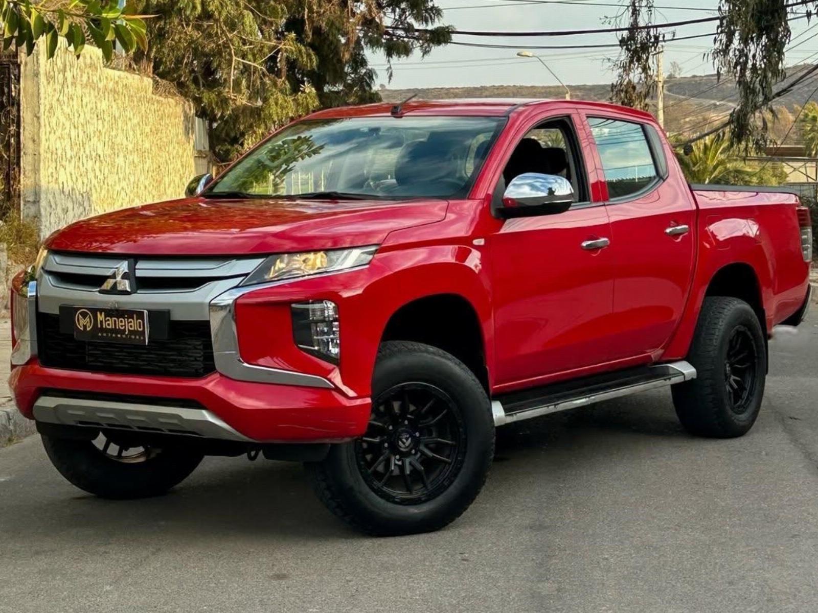 MITSUBISHI L200 KATANA 4X4 2024  - Manejalo Automotora