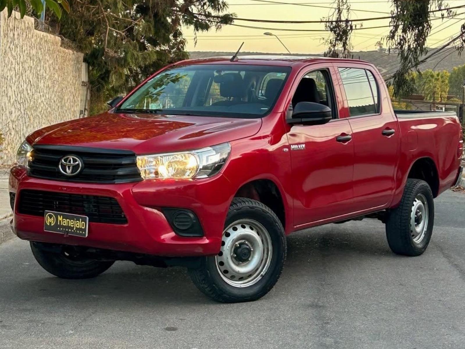 TOYOTA HILUX DX 4X4 2.4L 2021  - Manejalo Automotora