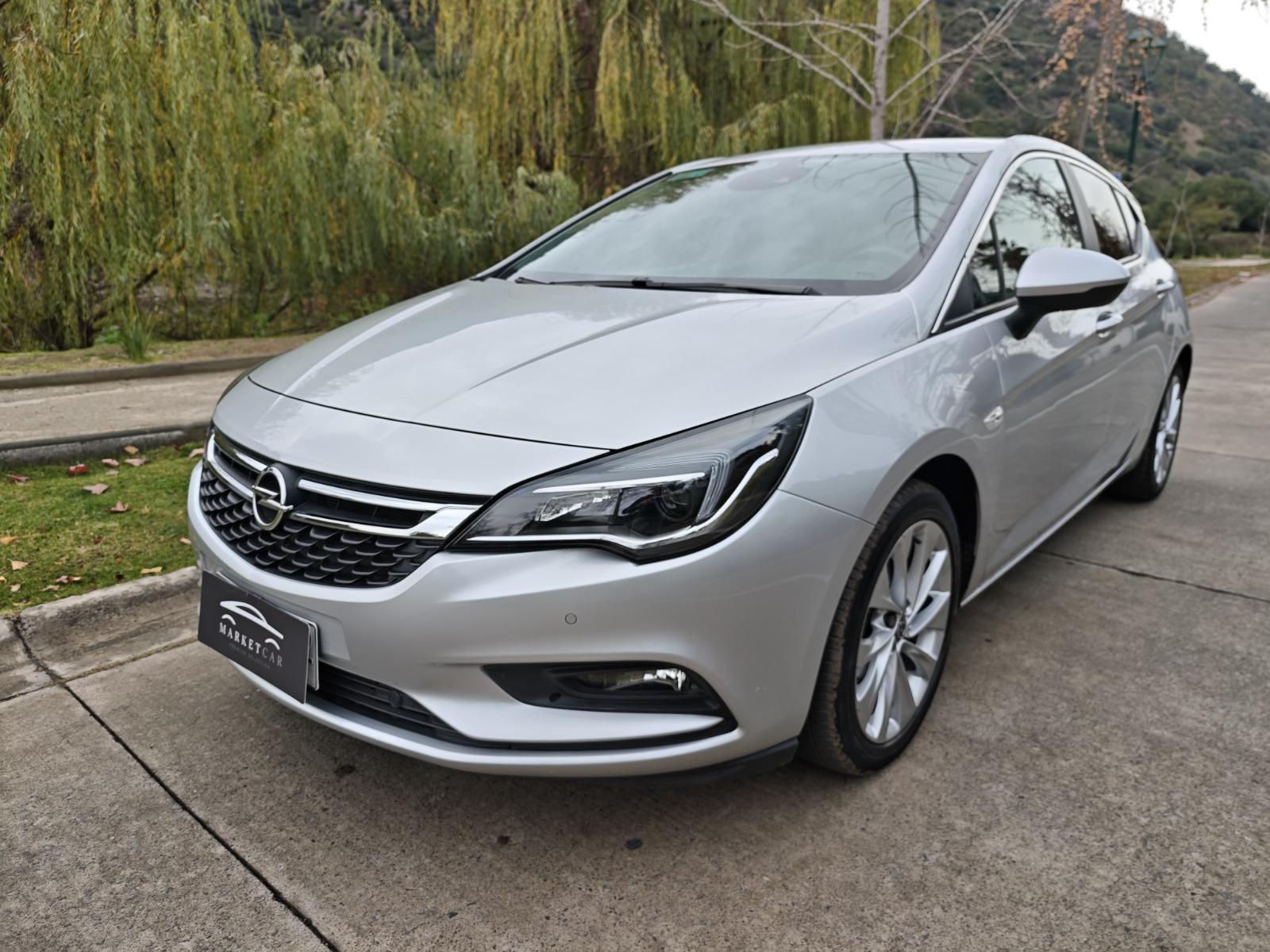 OPEL ASTRA 1.4 Turbo 2018 UNICO DUENO, MANTENCIONES EN LA MARCA - 