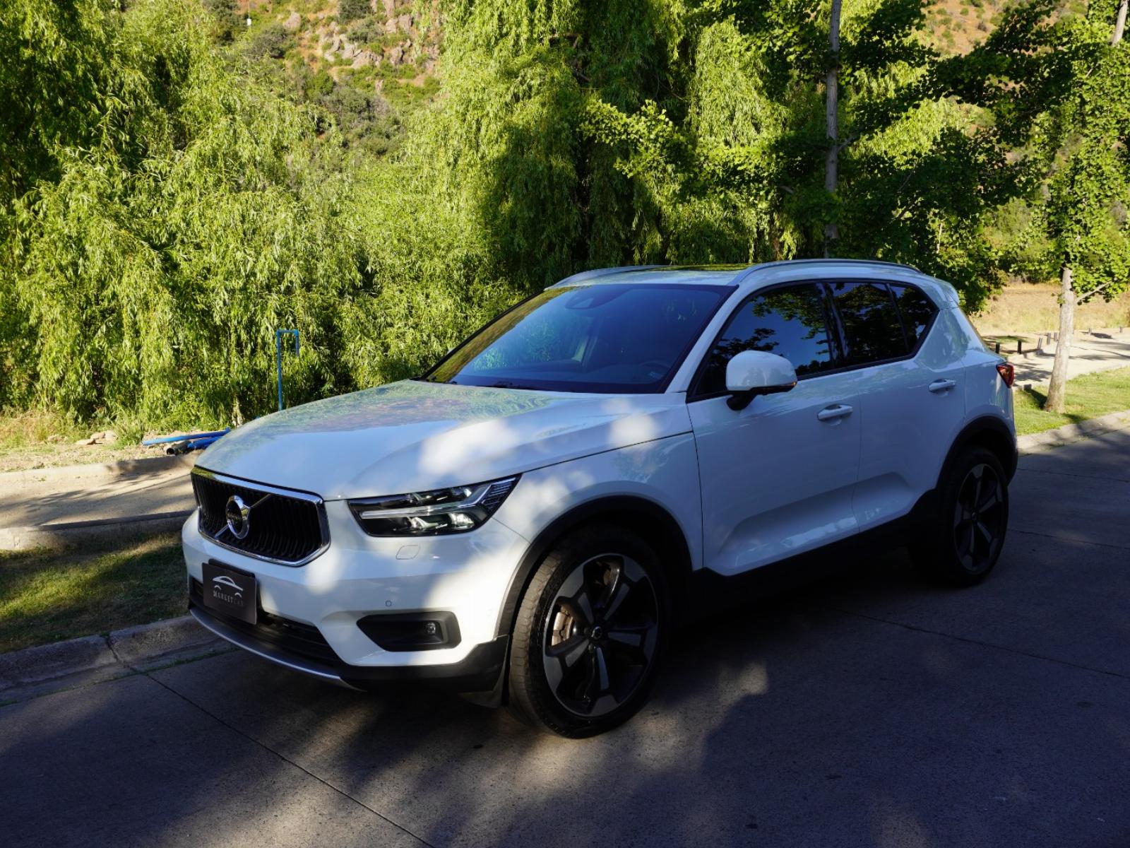 VOLVO XC40 T5 Momentum 2020 UNICO DUEÑO, MANTENCIONES EN LA MARCA - FULL MOTOR