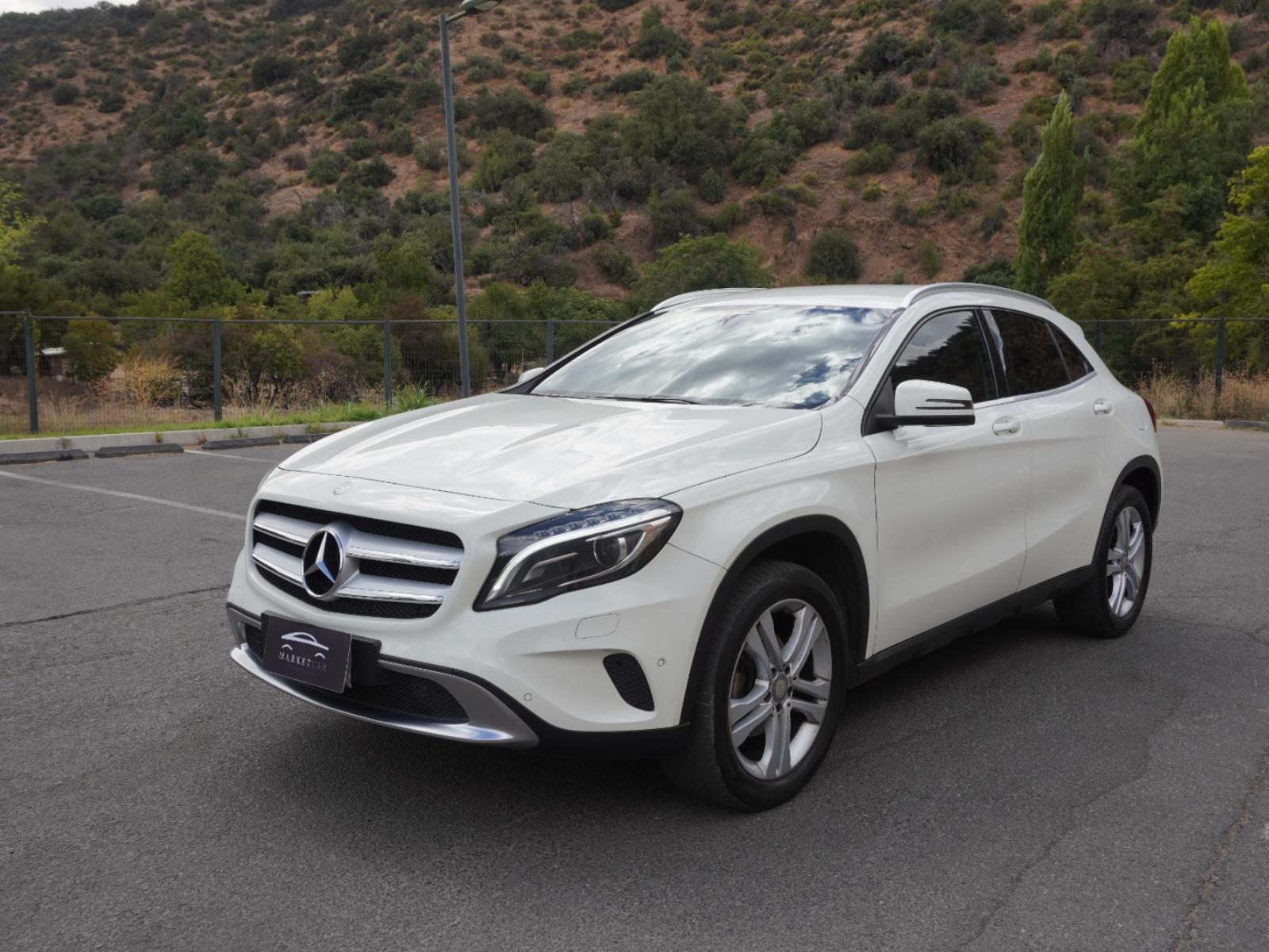 MERCEDES-BENZ GLA 200 FL AT 1.6 2017 UNICA DUENA MANTENCIONES EN LA MARCA - FULL MOTOR