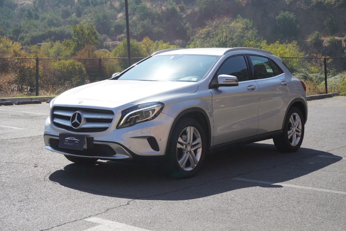 MERCEDES-BENZ GLA 200 1.6 FL 2015 UNICO DUEÑO, POCOS KMS - FULL MOTOR