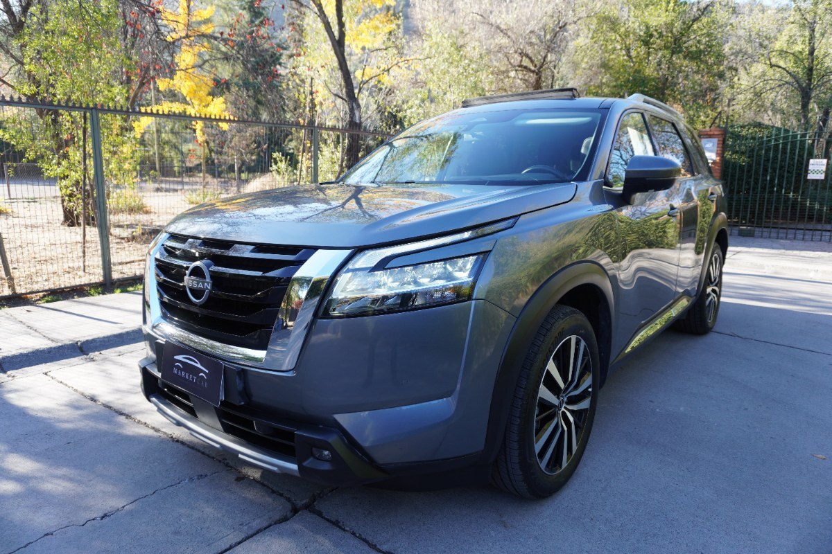NISSAN PATHFINDER Exclusive 4x4 2025 UNICO DUEÑO, MANTENCIONES EN LA MARCA - FULL MOTOR