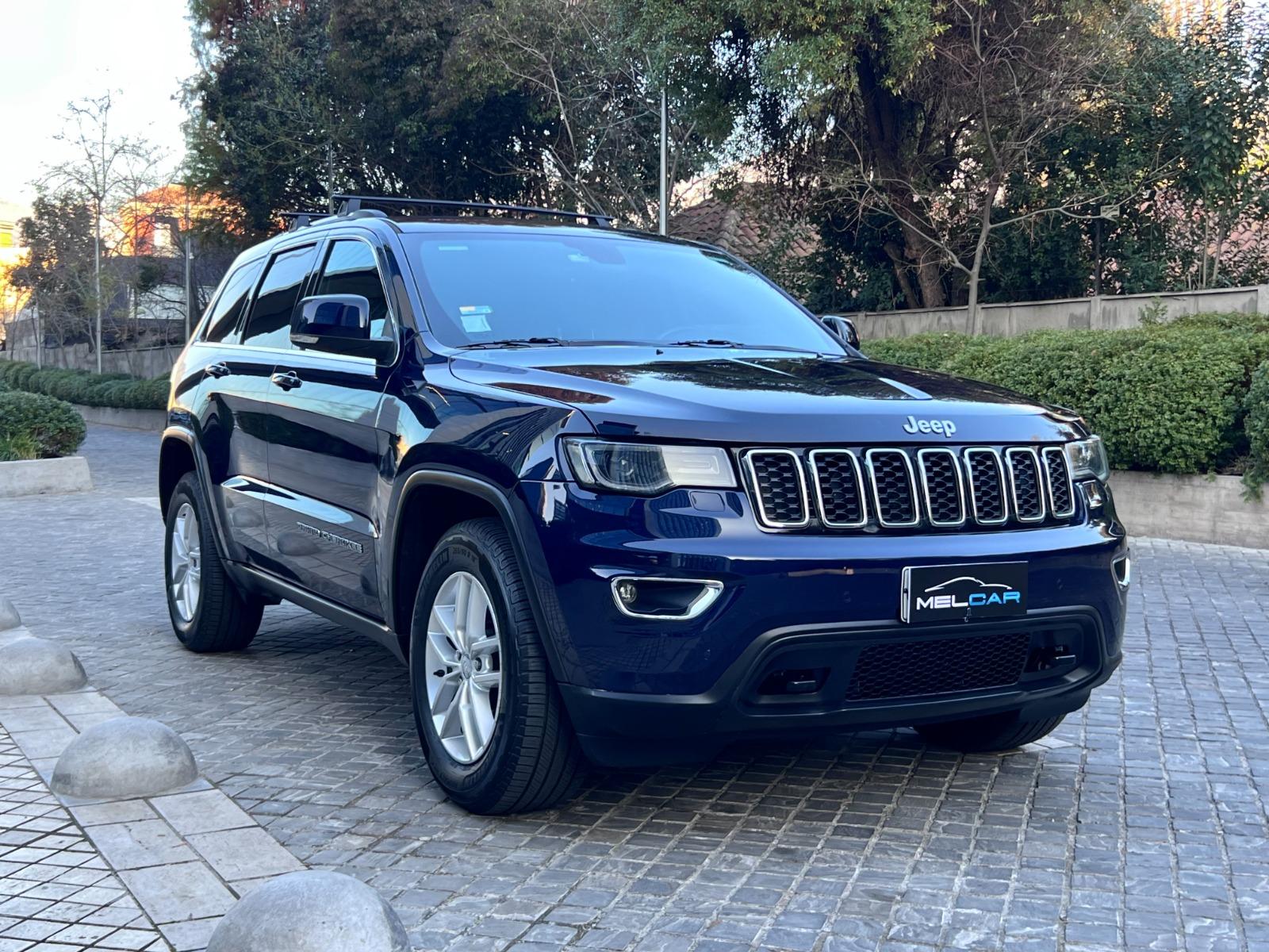 JEEP GRAND CHEROKEE LAREDO 4x4 2018 MANTENIMIENTO EN LA MARCA UN DUEÑO - 