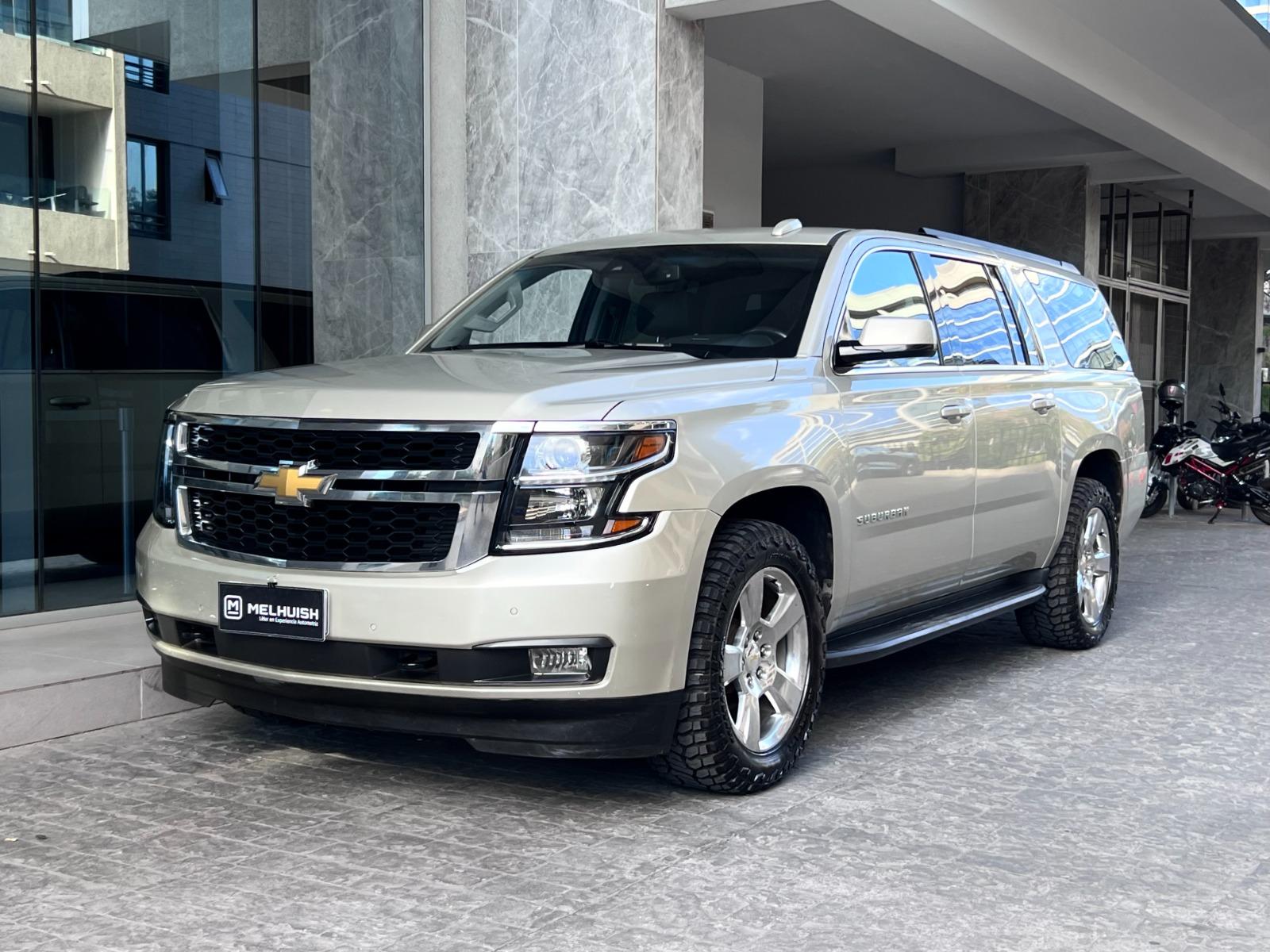 CHEVROLET SUBURBAN LT 5.3 2015 ÚNICO DUEÑO - 