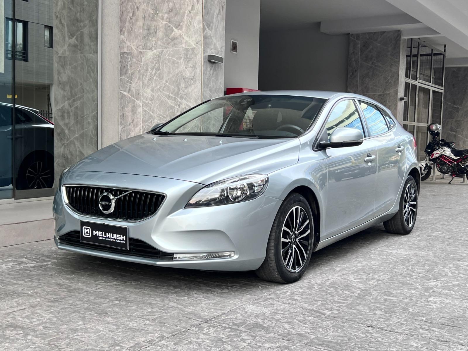 VOLVO V40 D2 DIÉSEL 2020  - 