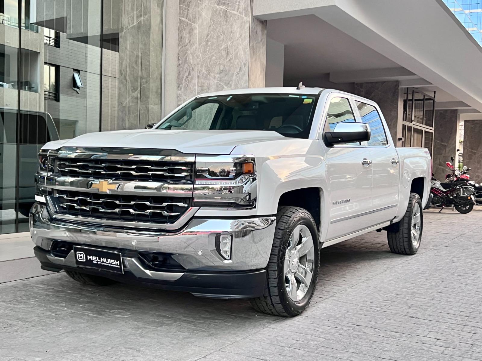CHEVROLET SILVERADO LTZ 5.3 2016 UN DUEÑO MANTENIMIENTO EN LA MARCA - 