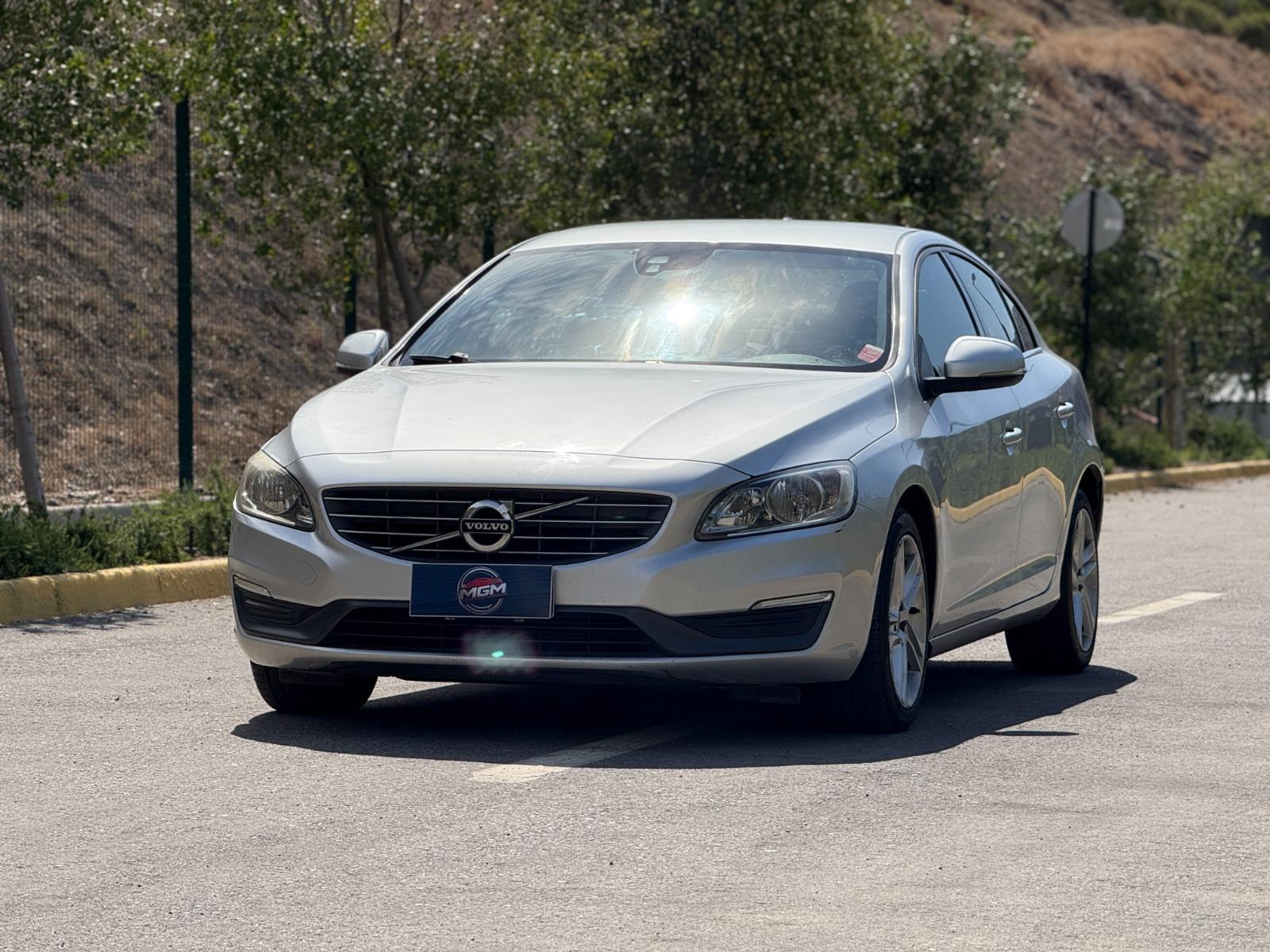 VOLVO S60 D2 COMFORT 2015 IMPECABLE - 
