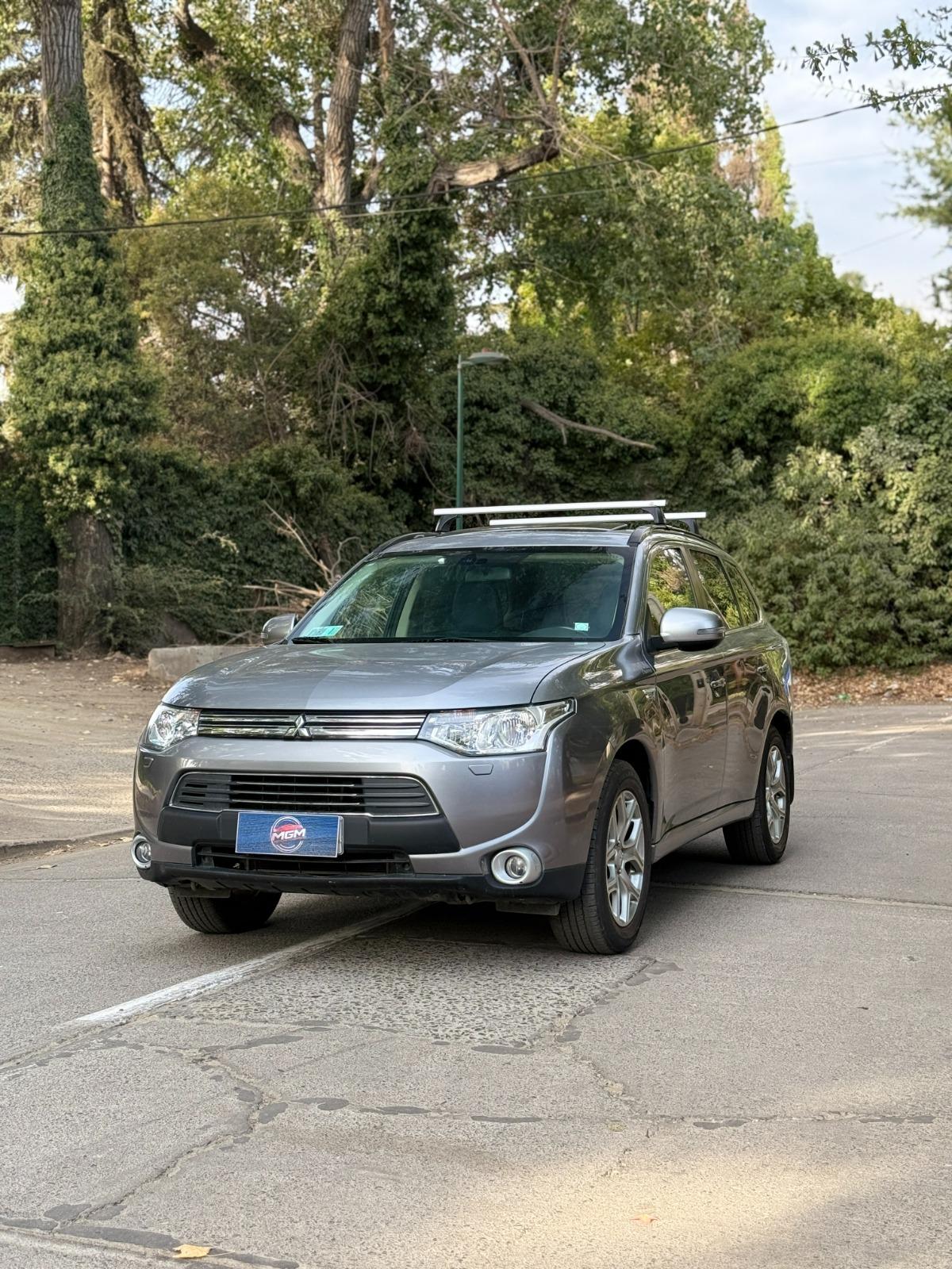 MITSUBISHI OUTLANDER Hibrida 2.0 Phev 4WD 2015  - 