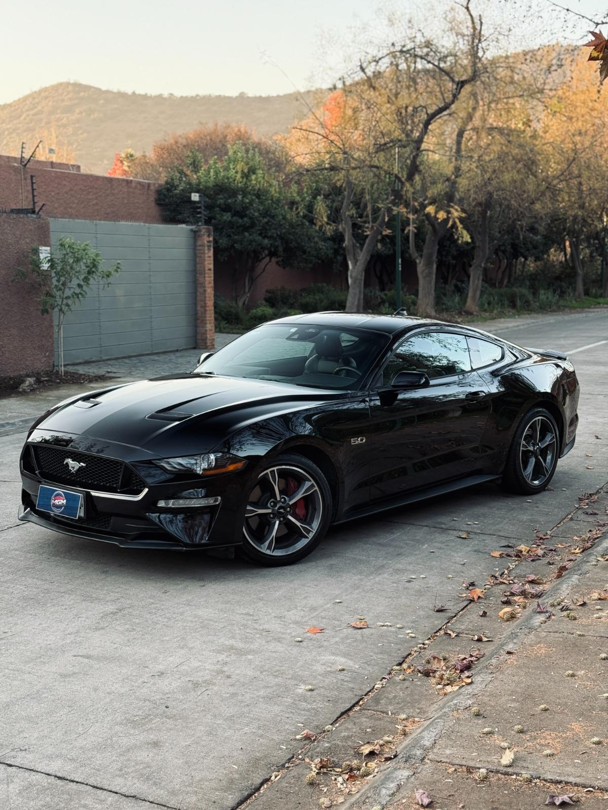 FORD MUSTANG GT 2024 COMO NUEVO - FULL MOTOR