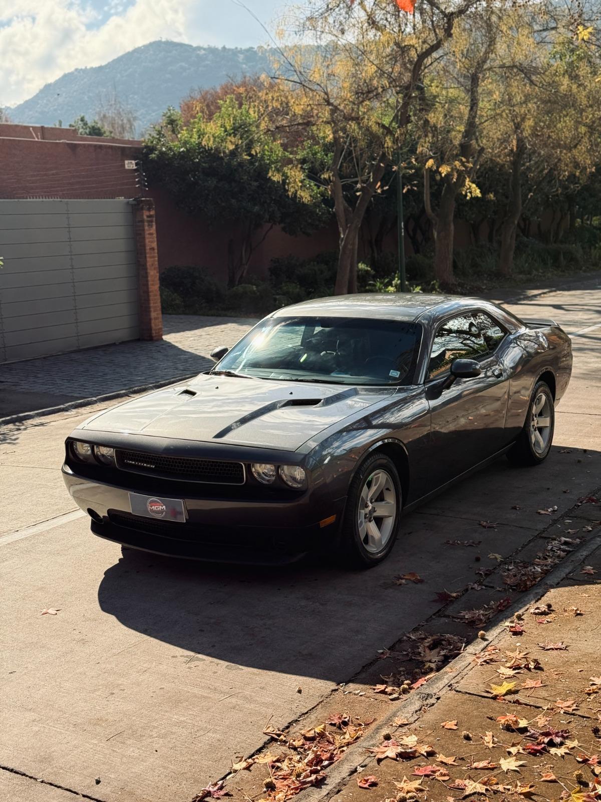 DODGE CHALLENGER SLT 2014 UNICO DUEÑO - FULL MOTOR