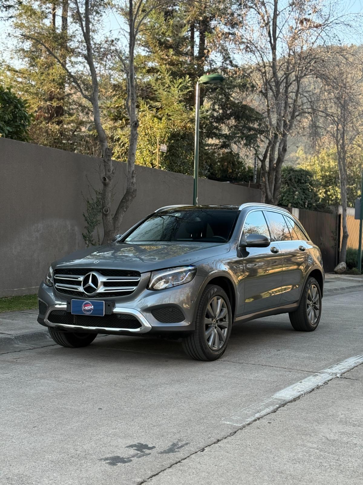 MERCEDES-BENZ GLC 300  2020 IMPECABLE - 