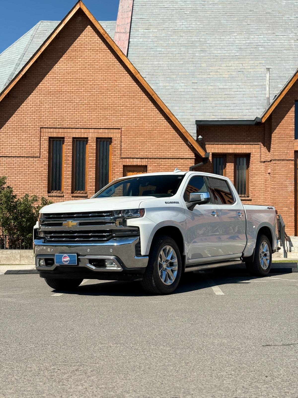 CHEVROLET SILVERADO 5.3 Auto LTZ Z71 DC 4WD 2019 IMPECABLE - 