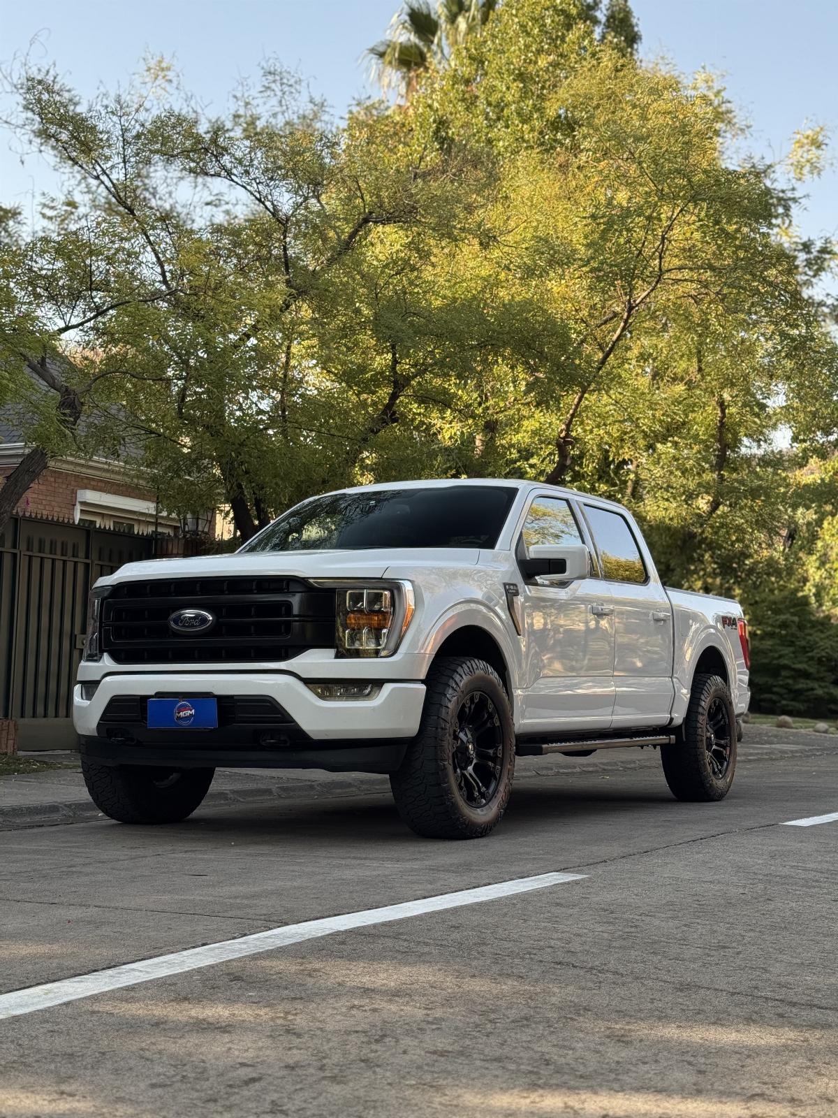 FORD F-150 LARIAT SPORT CC 4X4 5.0L 2025 UNICO DUEÑO - FULL MOTOR