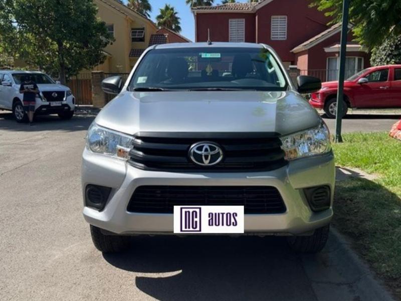 TOYOTA HILUX 2.4D DX MANUAL 2021 Poco Km - 