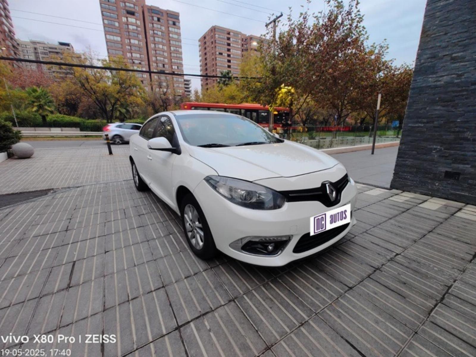 RENAULT FLUENCE DYNAMIQUE 2.0 CVT 2016 Impecable - 