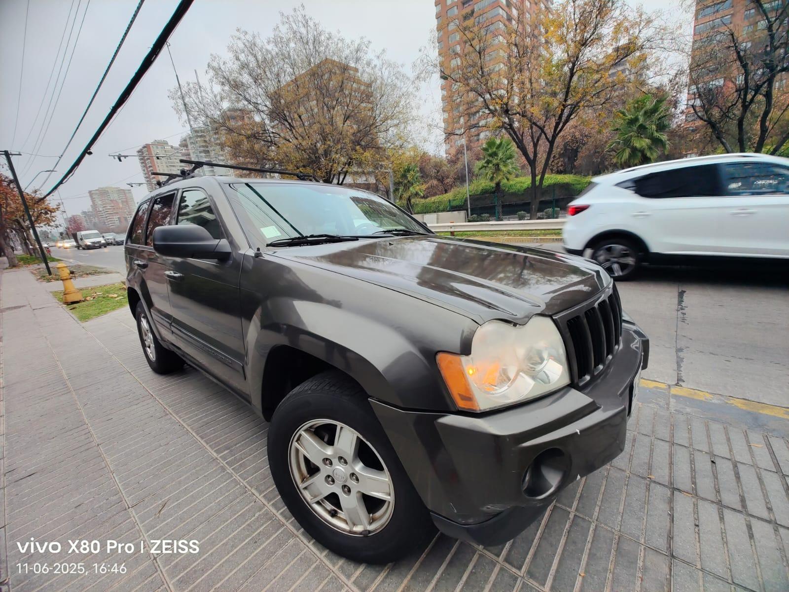 JEEP NEW GRAND CHEROKEE LAREDO 4X4 2006 Solo 2 dueños - FULL MOTOR