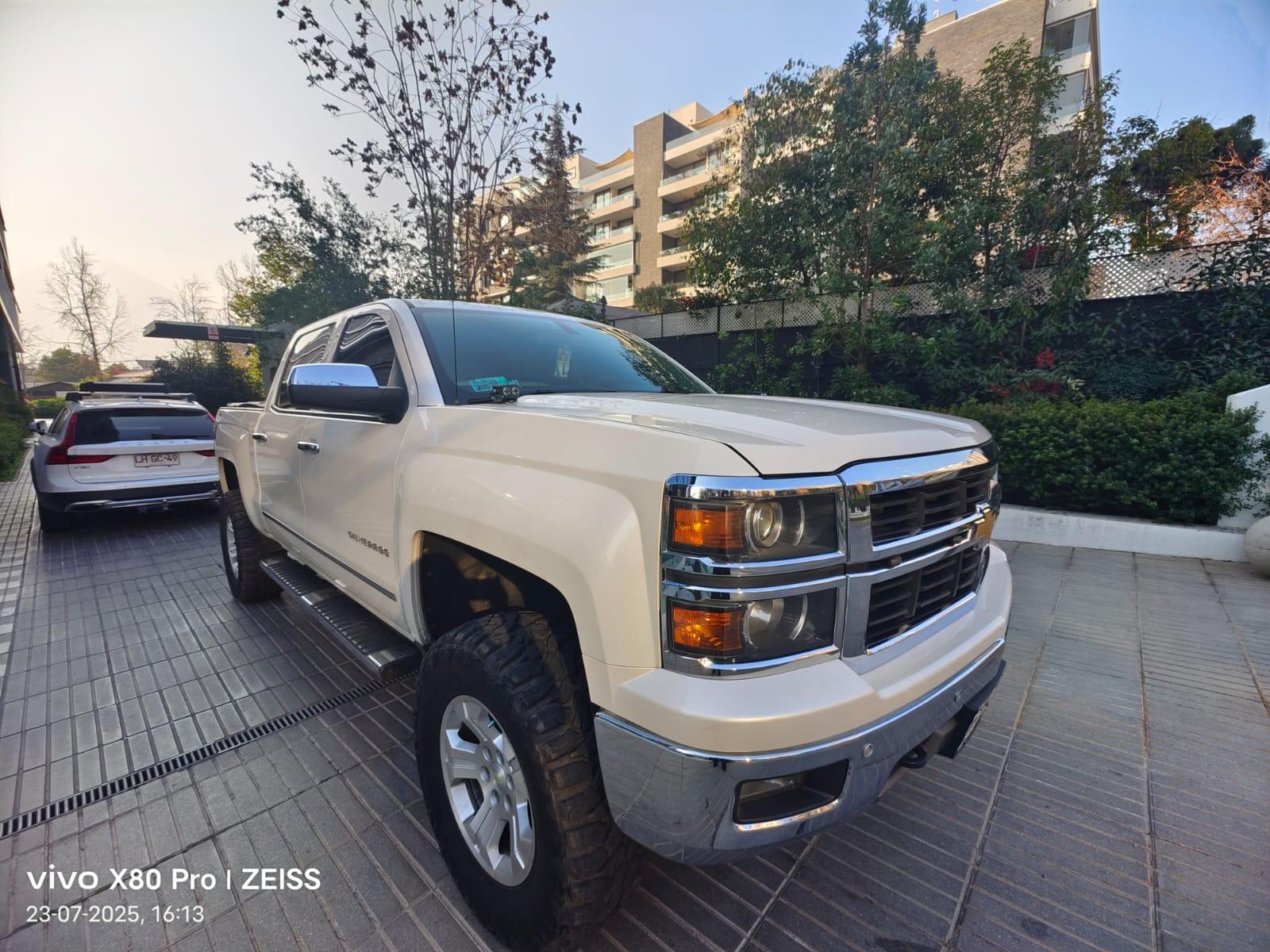 CHEVROLET SILVERADO  5.3 Auto LTZ DC 4WD 2014 Excelente Oportunidad - 
