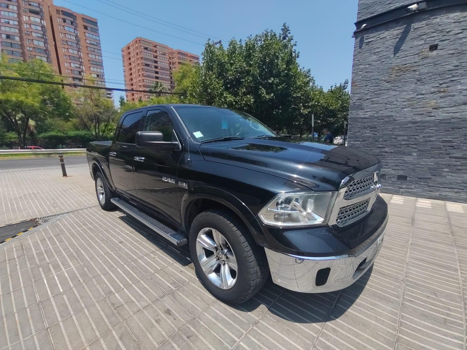 RAM 1500 5.7 1500 Laramie Auto Crew Cab 4WD 2017 Excelente Oportunidad - FULL MOTOR