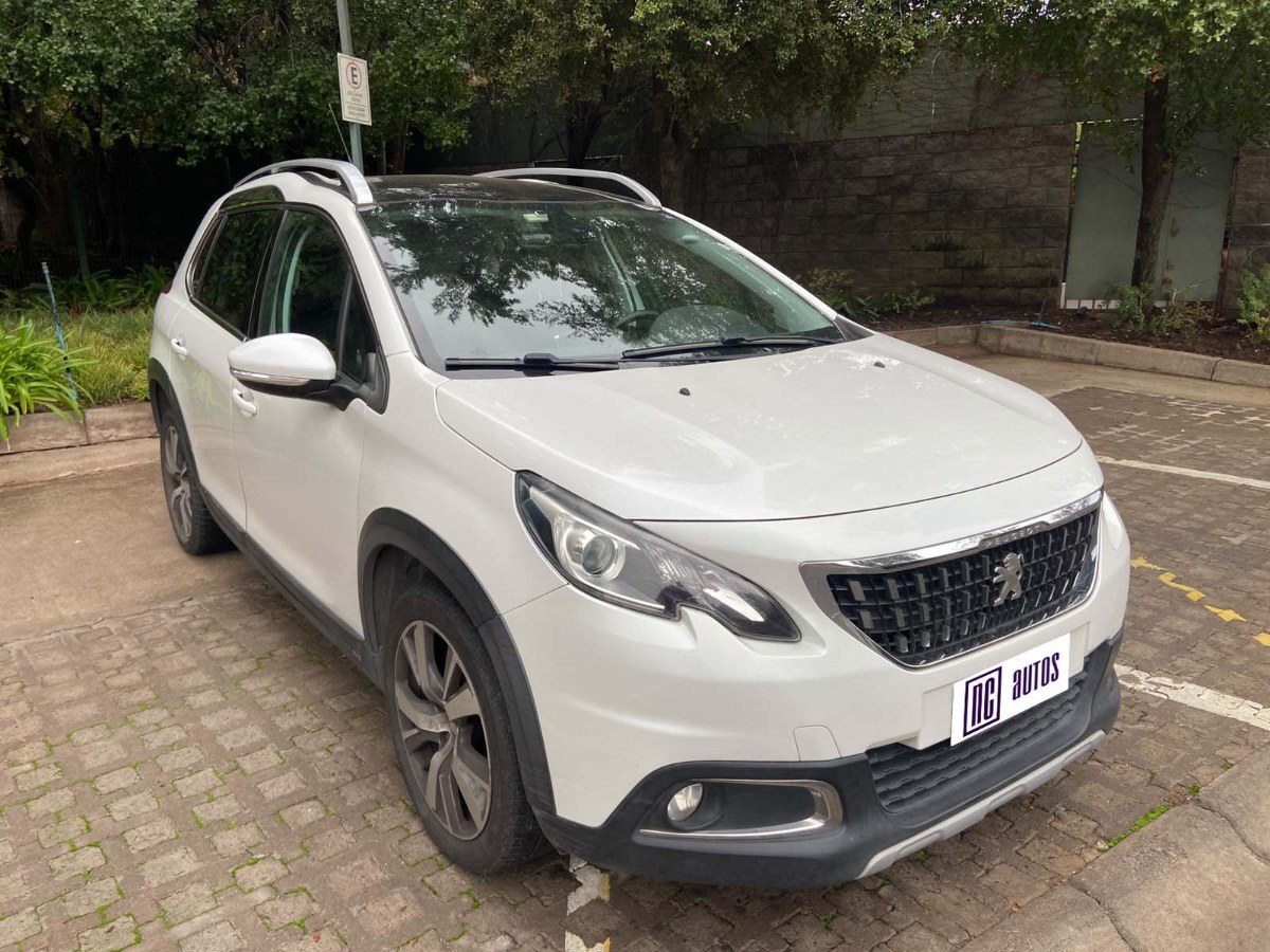 PEUGEOT 2008 1.6 ALLURE BLUE-HDI DIESEL 4X2 100HP MT 5P 2018 Excelente Oportunidad - FULL MOTOR