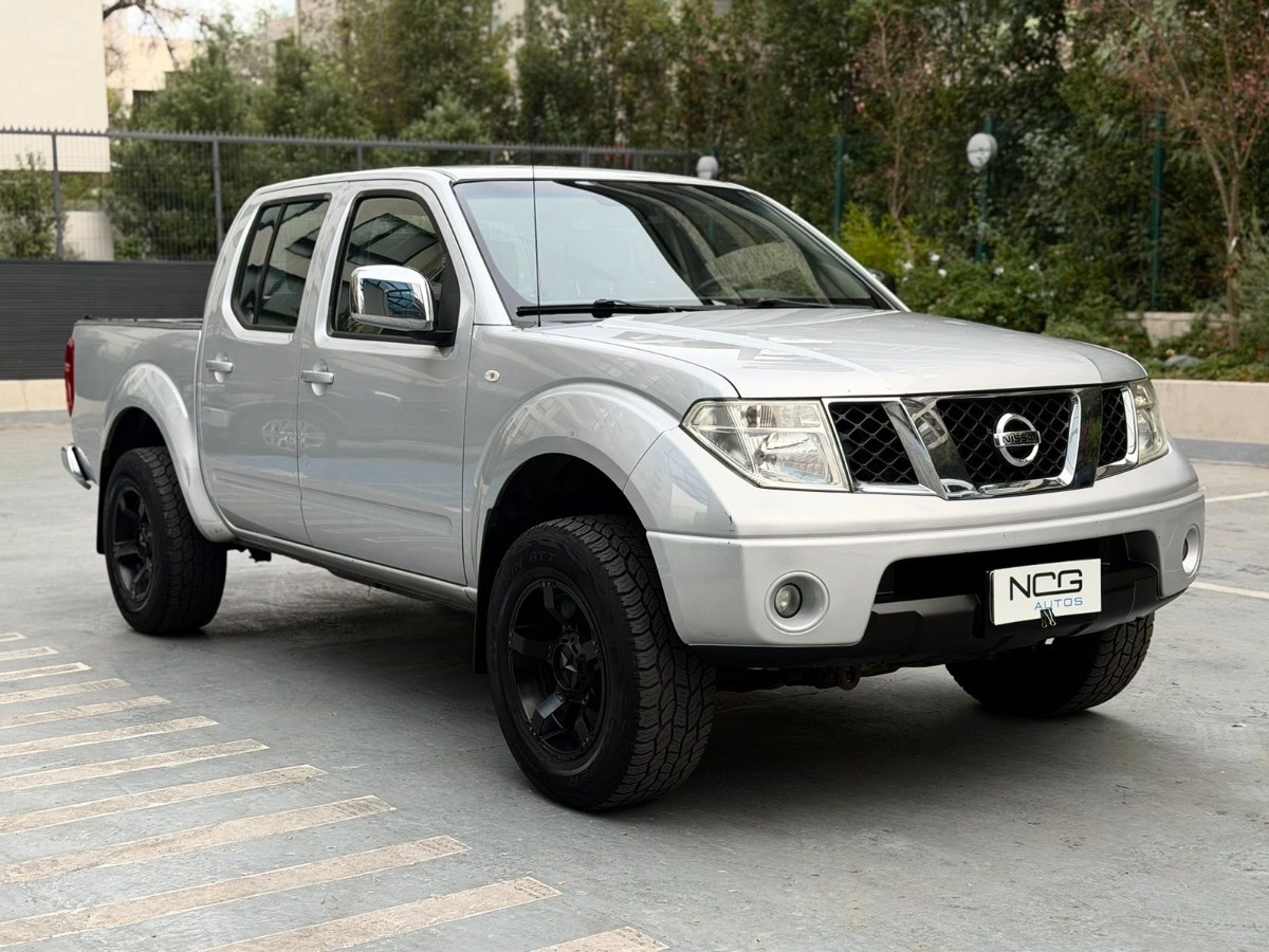 NISSAN NAVARA LE LUX 2.5 MT 4x4 2015 - FULL MOTOR