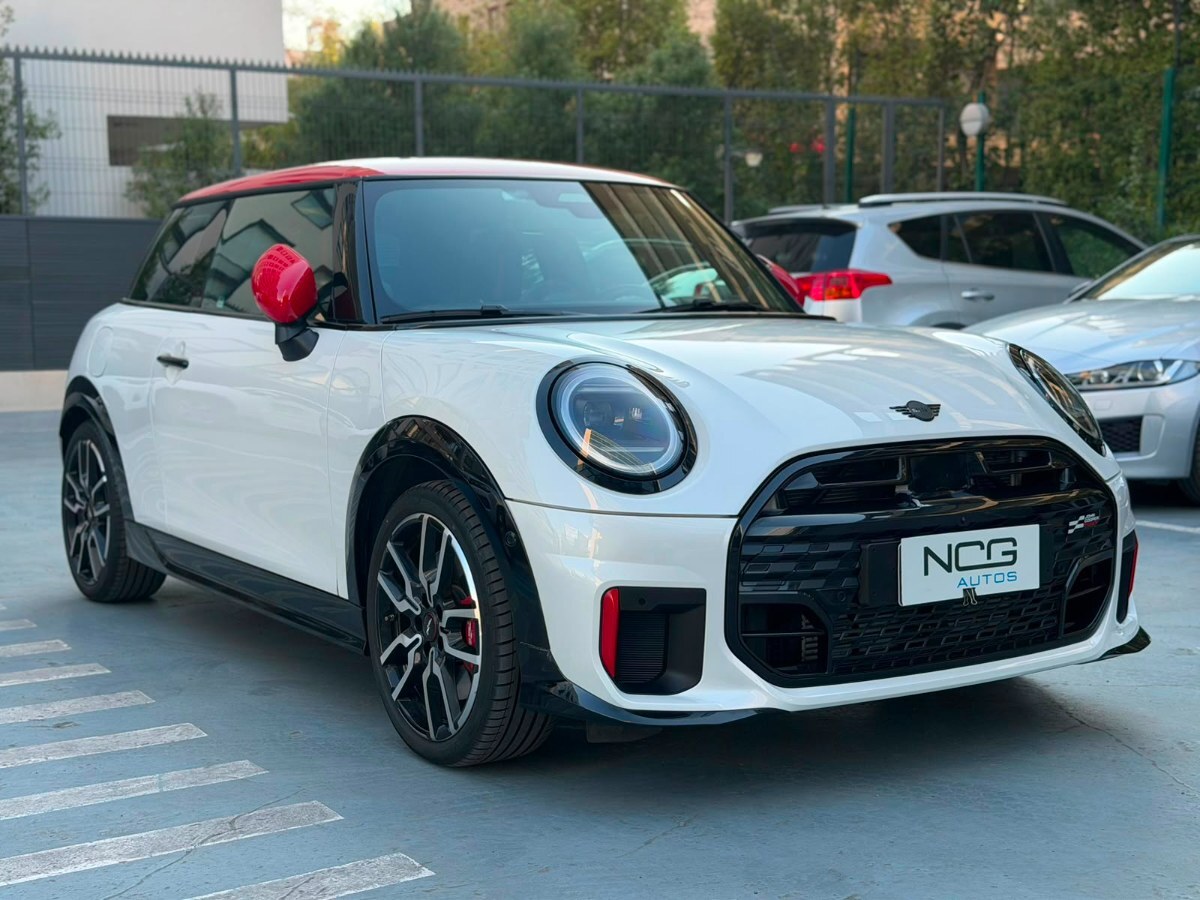 MINI COOPER JCW 2.0 2025 ÚNICO DUEÑO - FULL MOTOR