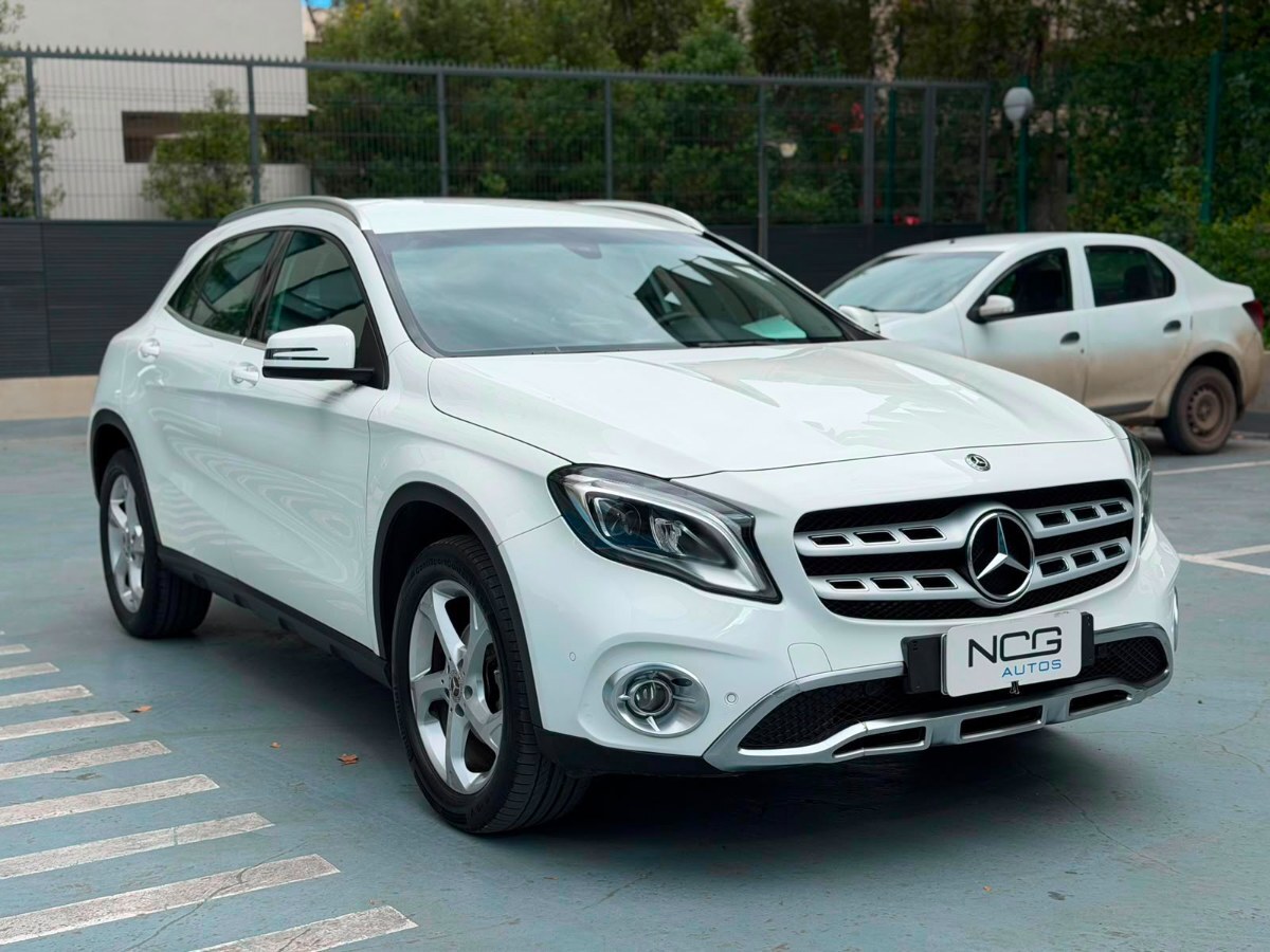 MERCEDES-BENZ GLA 200 1.6 TURBO DCT 2018 MANTENIMIENTO AL DIA - FULL MOTOR