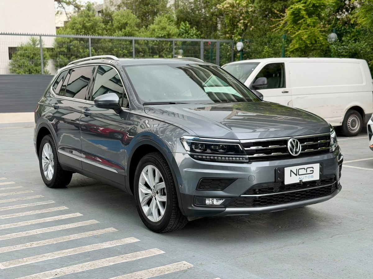 VOLKSWAGEN TIGUAN LIMITED 2.0 TSI 7A 2018 MANTENIMIENTO EN LA MARCA UN DUEÑO - FULL MOTOR