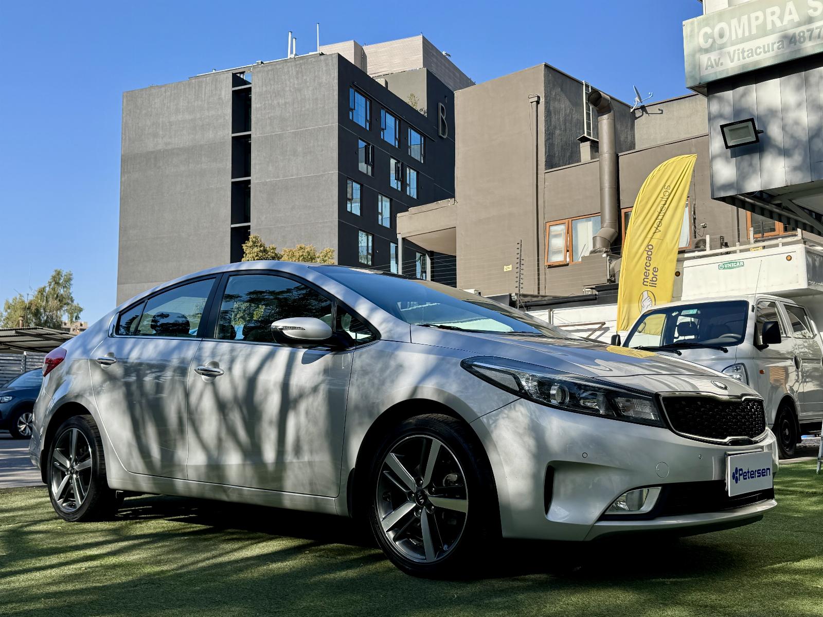 KIA CERATO SX 1.6L 6AT 2018 UNICO DUEÑO - FULL MOTOR