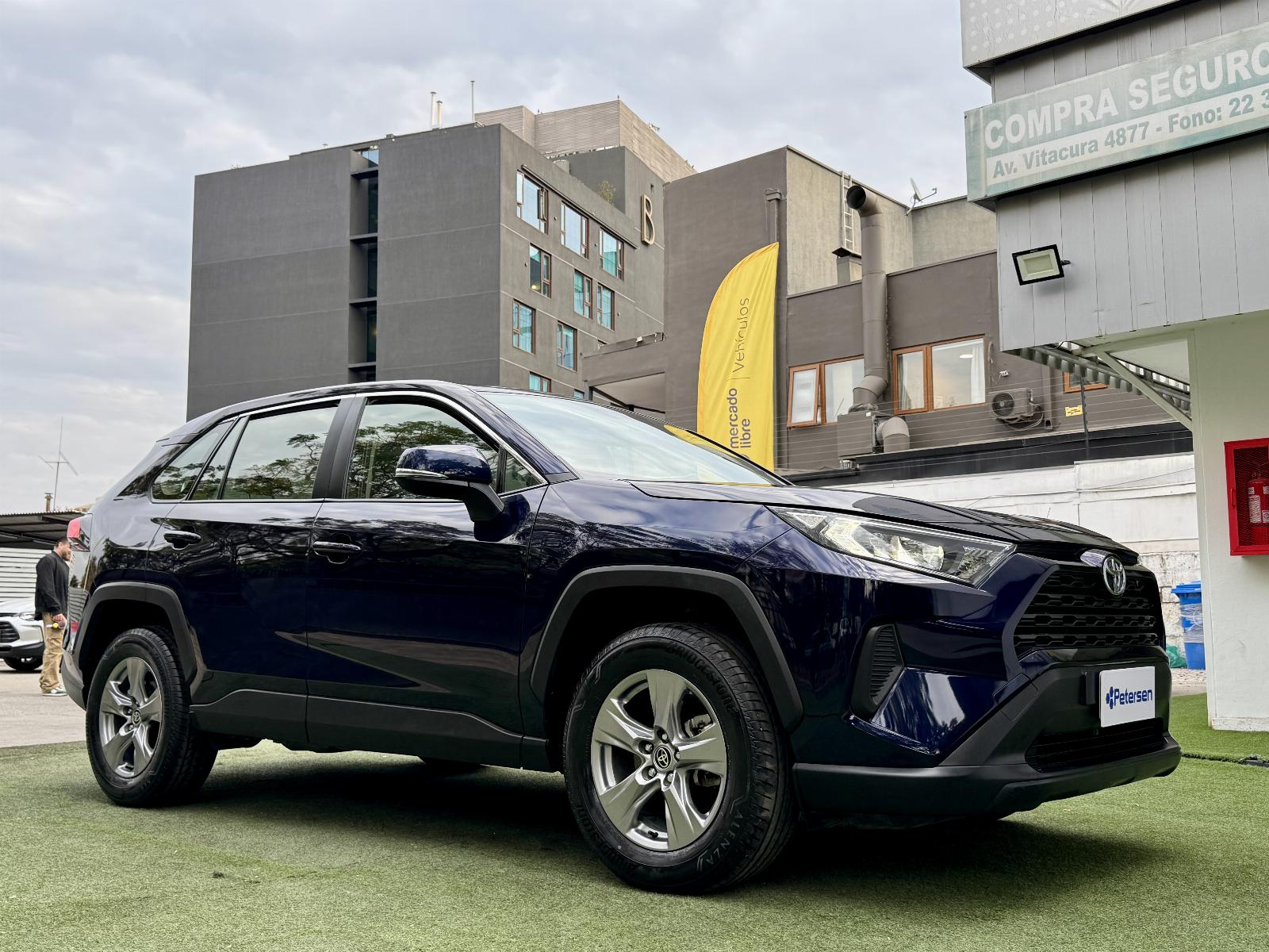 TOYOTA RAV 4 LE 2.0 4X4 MT A20LE4M 2023 UNICO DUEÑO - 