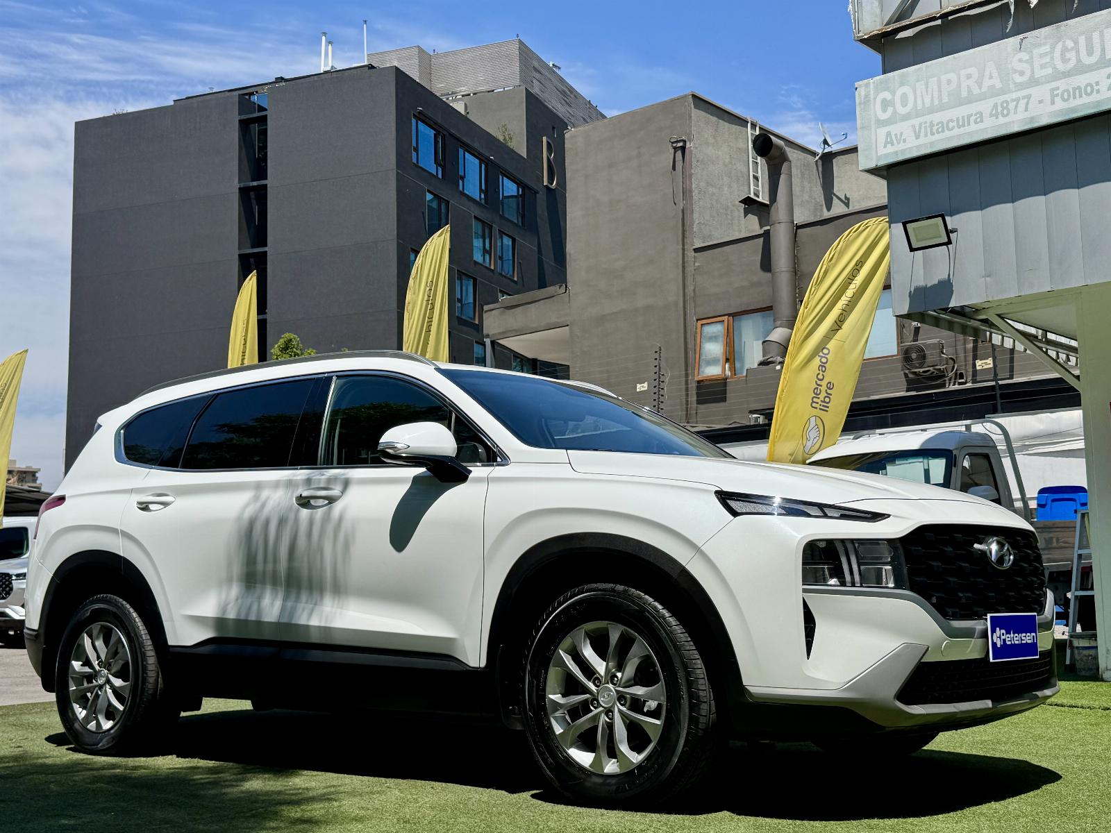 HYUNDAI SANTA FE TM 2.2 CRDI AT PLUS FL 2024 UNICO DUEÑO - 