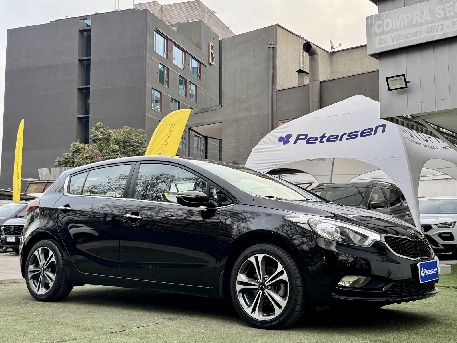 KIA CERATO 5 SX 1.6 MT DH AC DAB 2016 UNICO DUEÑO - FULL MOTOR
