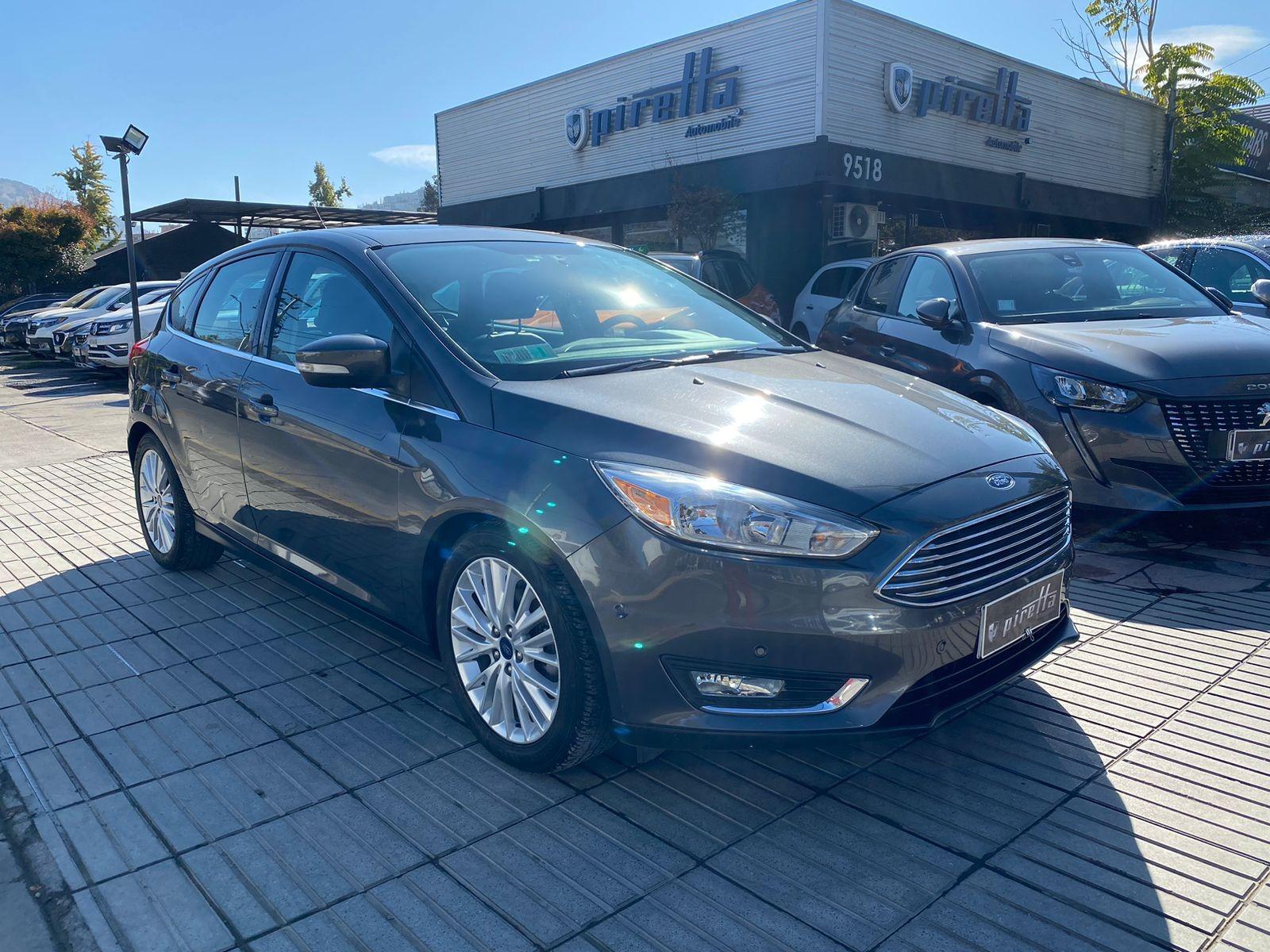 FORD FOCUS TITANIUM POWERSHIFT 2.0 AT 2018 MANTENCIONES EN LA MARCA - PIRETTA AUTOMOBILE