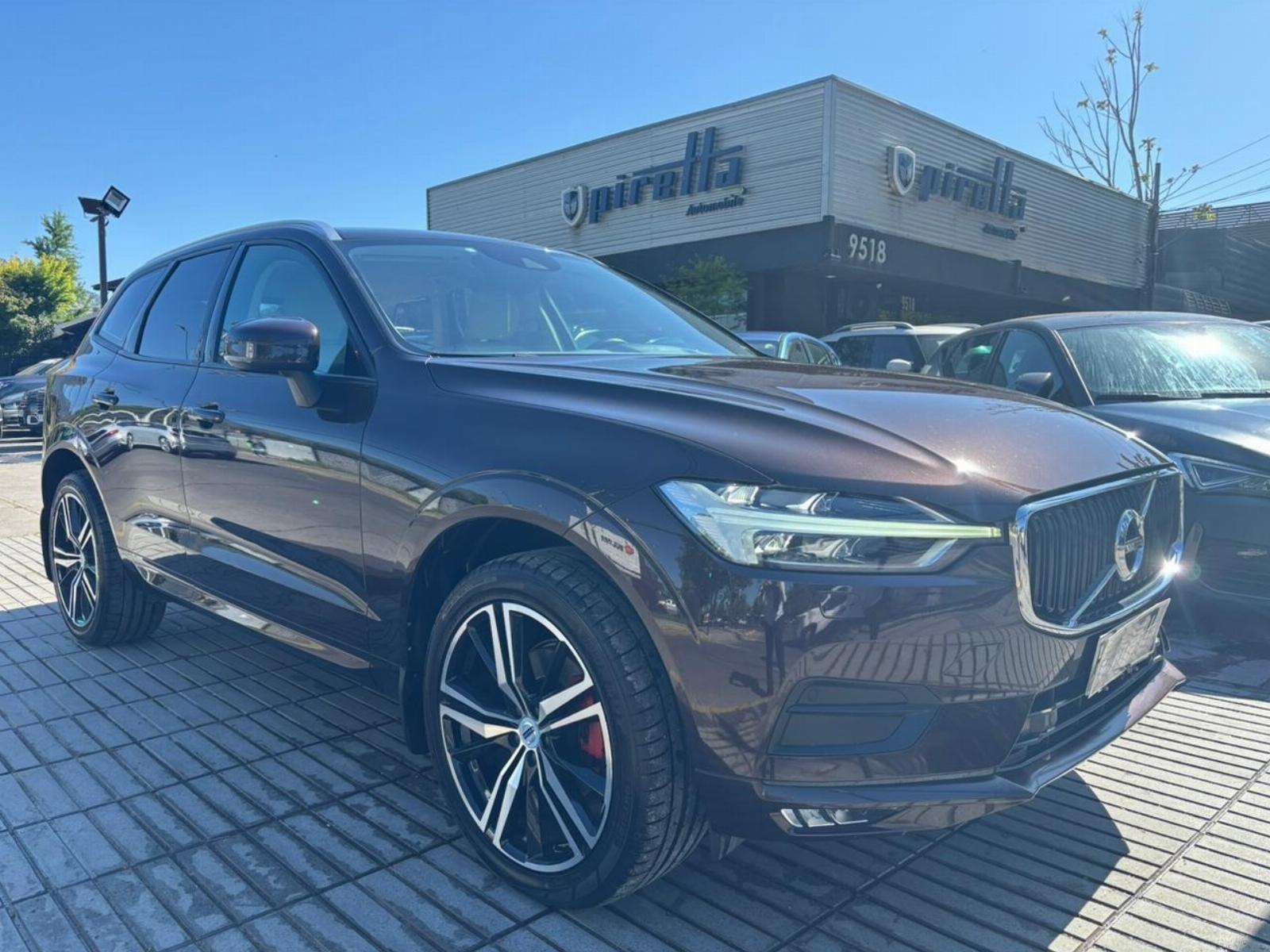 VOLVO XC60 2.0 D4 Momentum Auto 4WD 2021 MANTENCIONES AL DIA, IMPECABLE - FULL MOTOR