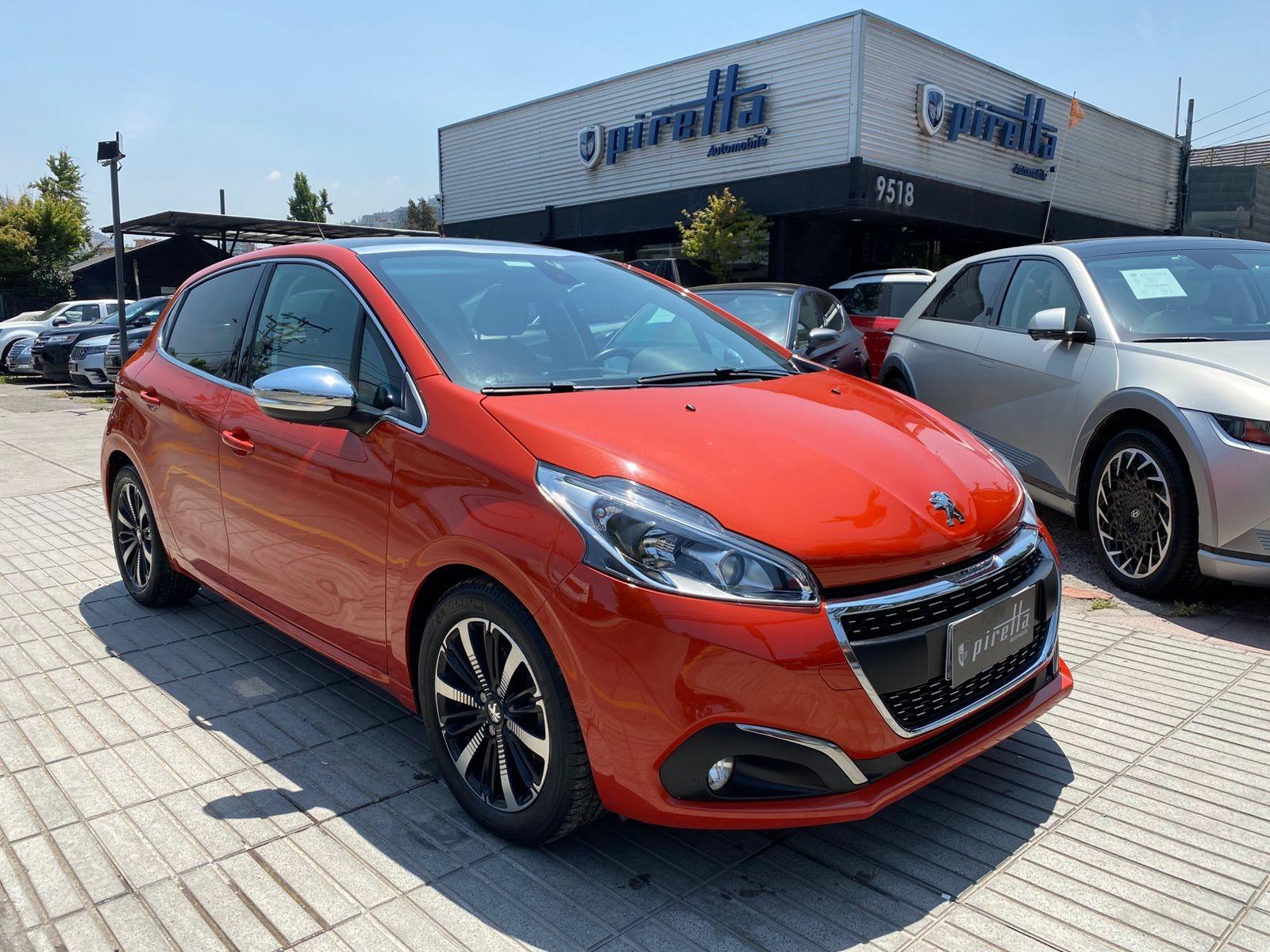 PEUGEOT 208 ALLURE PACK BLUHDI 1.5  2019 IMPECABLE ESTADO - PIRETTA AUTOMOBILE