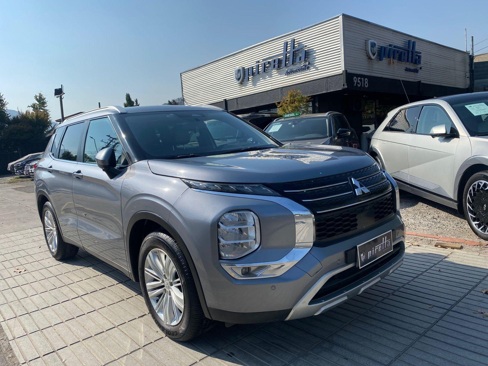 MITSUBISHI NEW OUTLANDER GLX 2.5 AUT 2023 UN DUEÑO, EXCELENTE ESTADO - FULL MOTOR