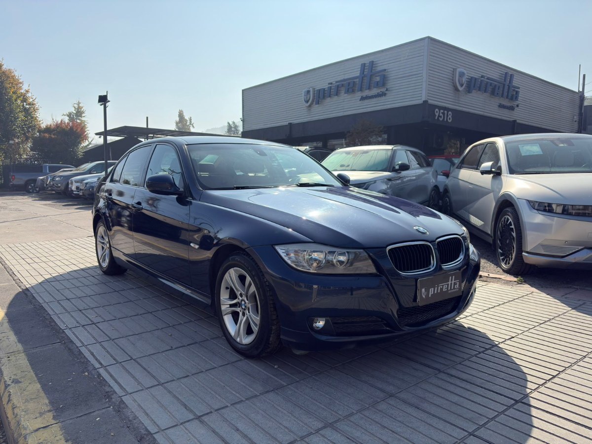 BMW 318 IA 2.0 AUT 2011 IMPECABLE ESTADO - FULL MOTOR