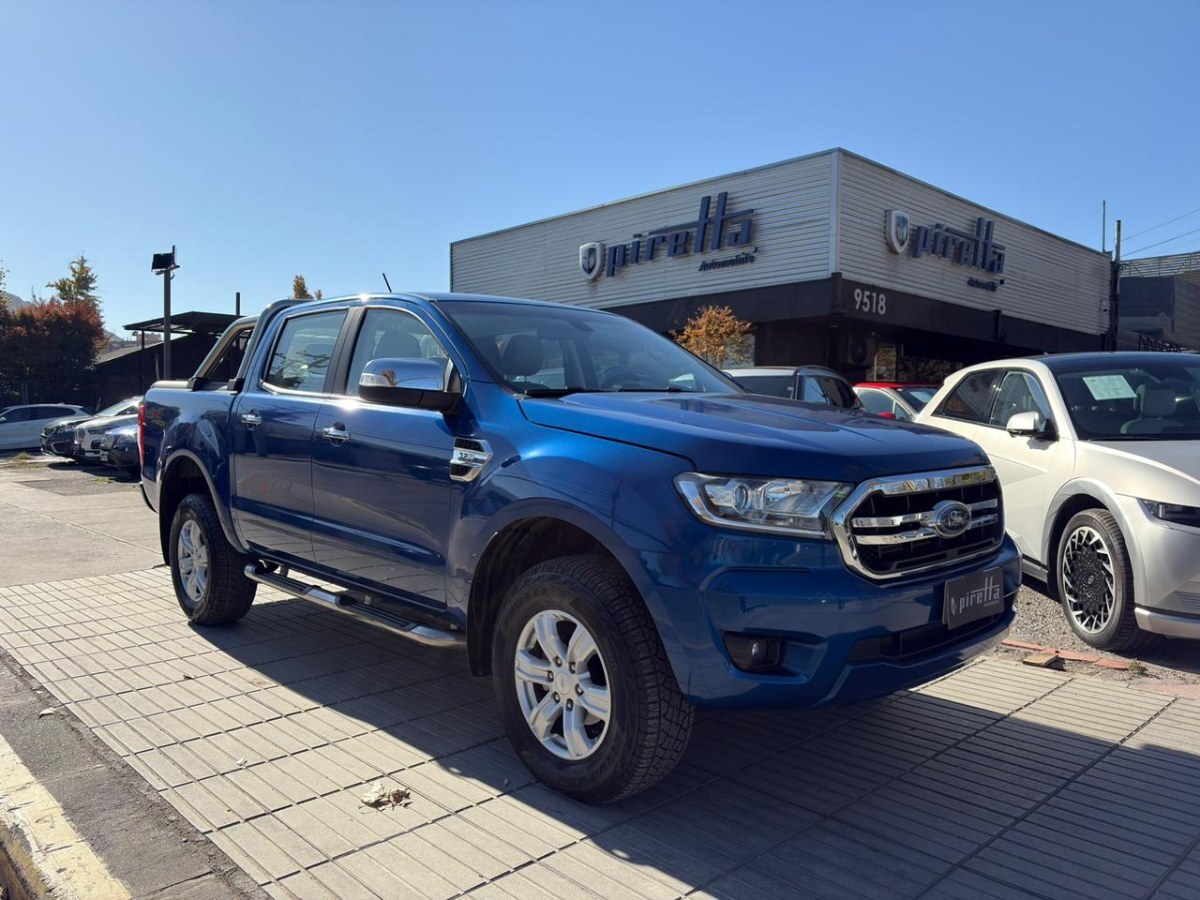 FORD RANGER XLT 4X4 3.2 AT 2022 UNICO DUEÑO,MANTENCIONES EN LA MARCA. - FULL MOTOR