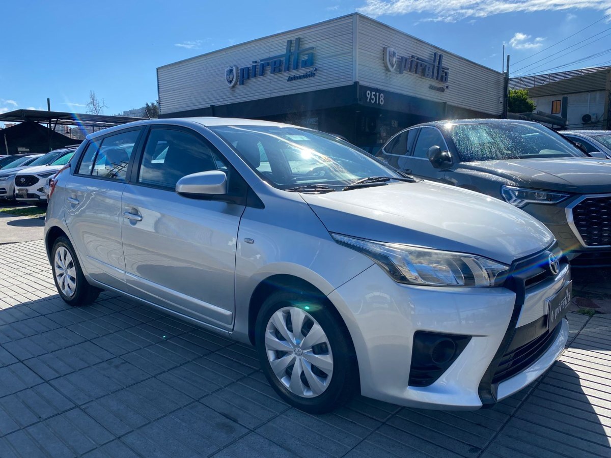 TOYOTA YARIS SPORT GLE 1.5 AUT 2015 EXCELENTE ESTADO - FULL MOTOR