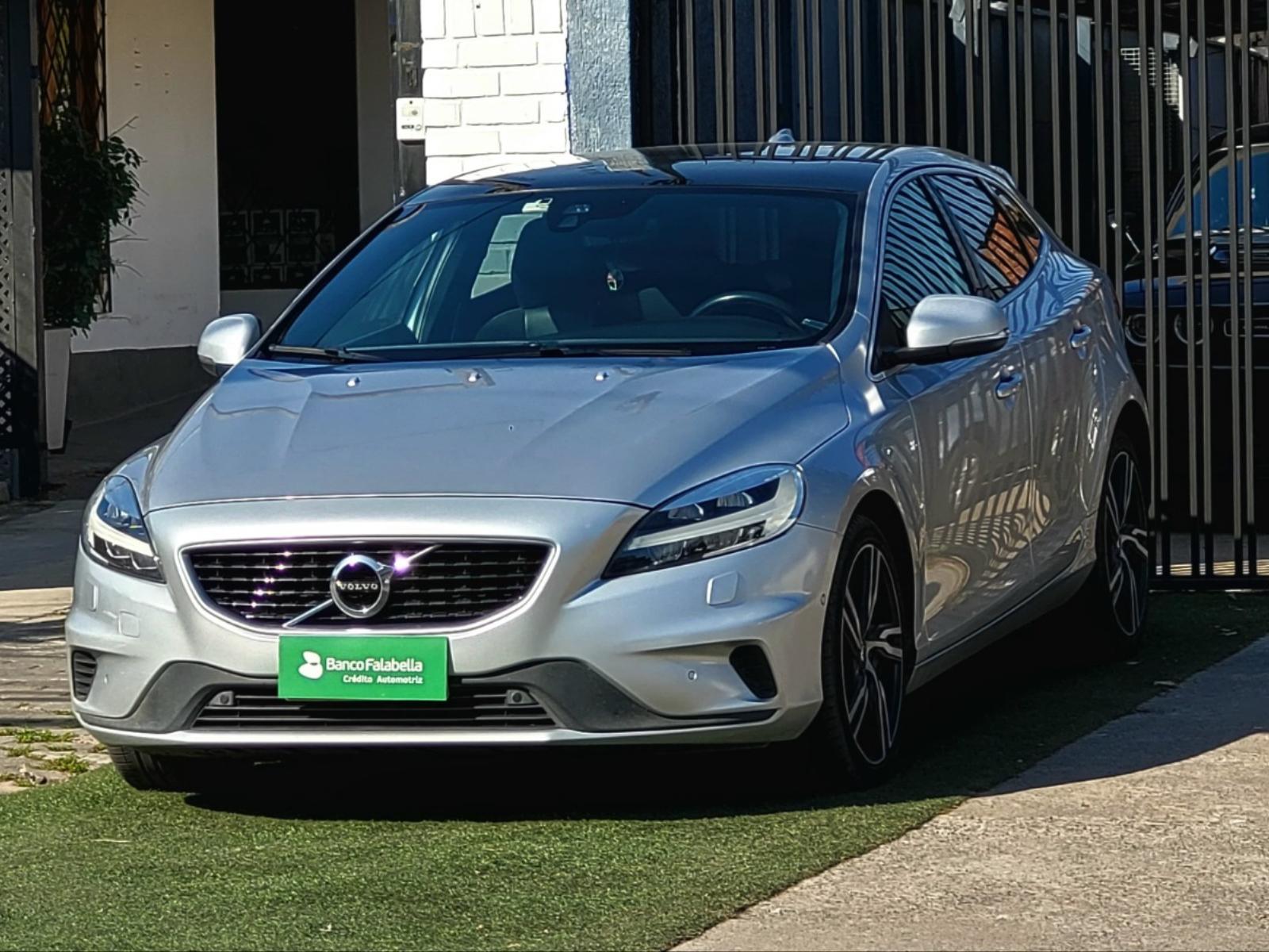 VOLVO V40 T5 R HB 2.0 AUT 2019 IMPECABLE - FULL MOTOR