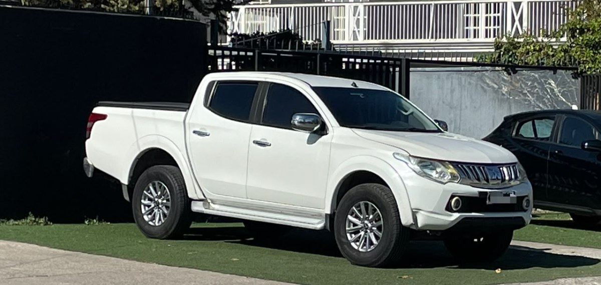 MITSUBISHI L200 DAKAR 2.4 4X4 2018 EN BUEN ESTADO - FULL MOTOR