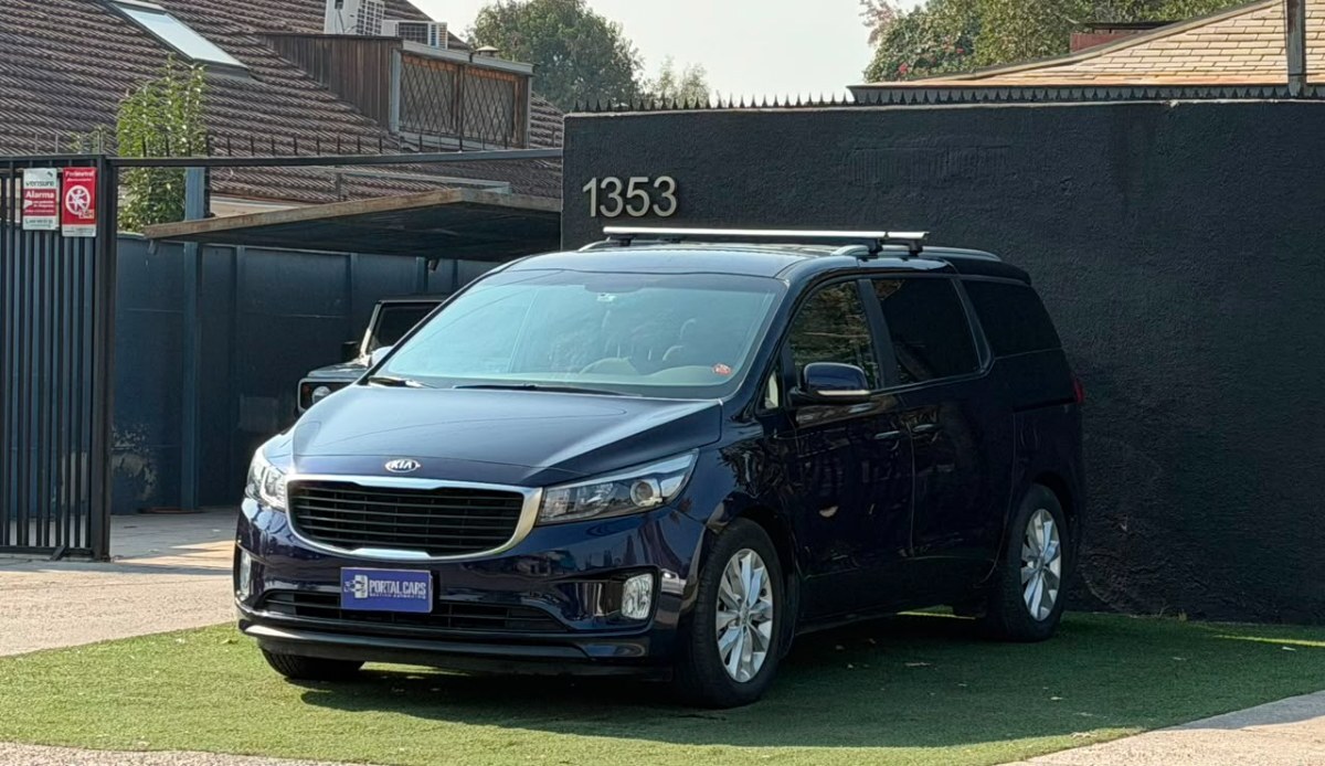 KIA GRAND CARNIVAL 3.3 AT 2018 Excelente estado - FULL MOTOR