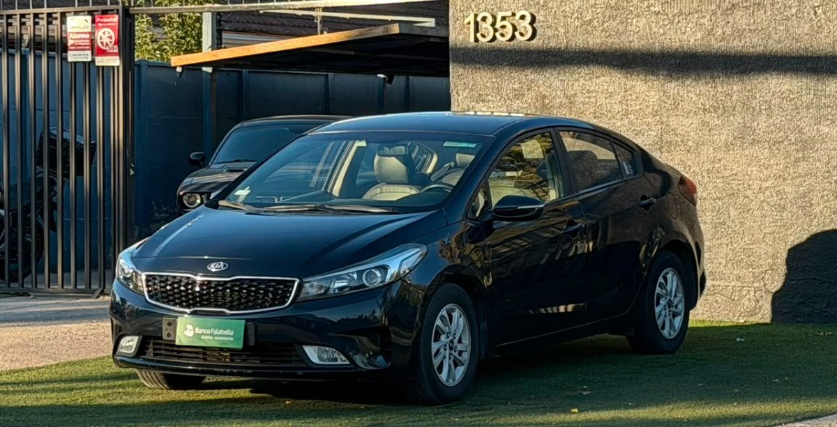 KIA CERATO 1.6 2018 EN EXCELENTE ESTADO - FULL MOTOR