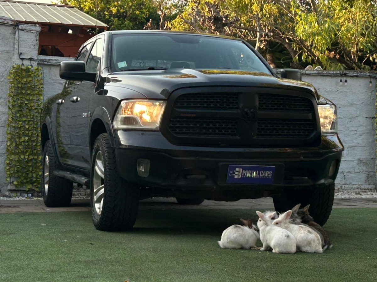 DODGE RAM 1500 LARAMIE 5.7 2017 IMPECABLE - FULL MOTOR