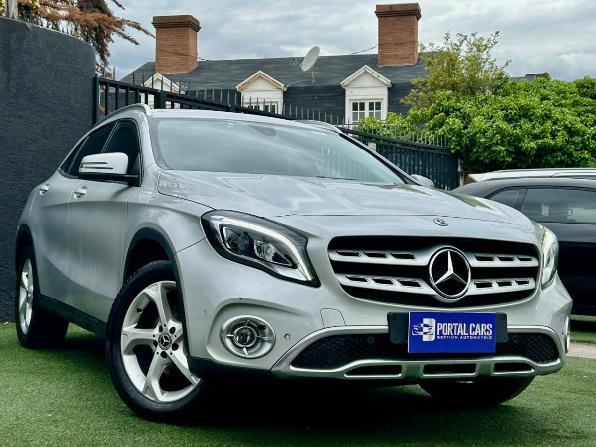 MERCEDES-BENZ GLA 200 2.1 DIESEL 4X2 AT 5P 2018 DIVINO - FULL MOTOR